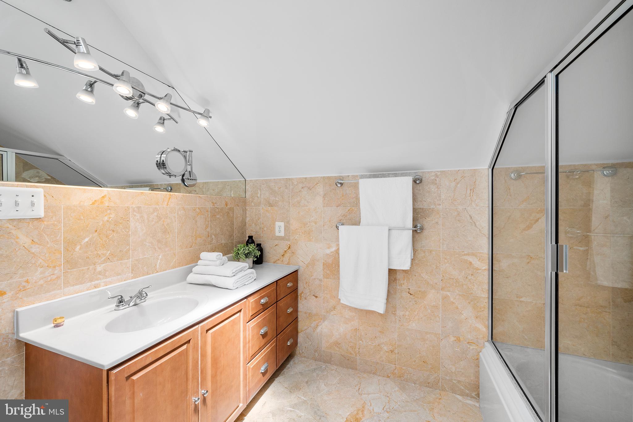 BELLA VISTA - Residential