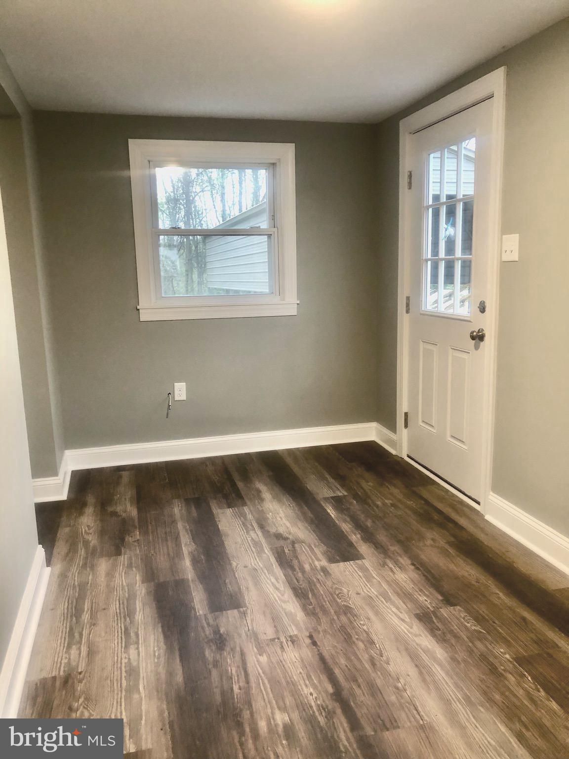 DINGES HEIGHTS - Residential Lease