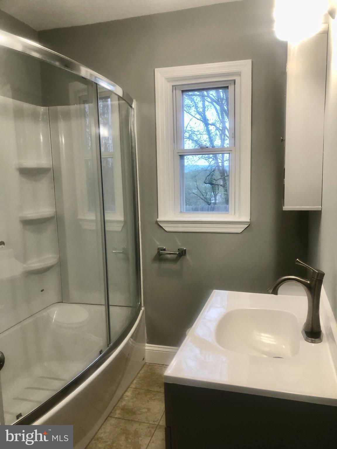 DINGES HEIGHTS - Residential Lease