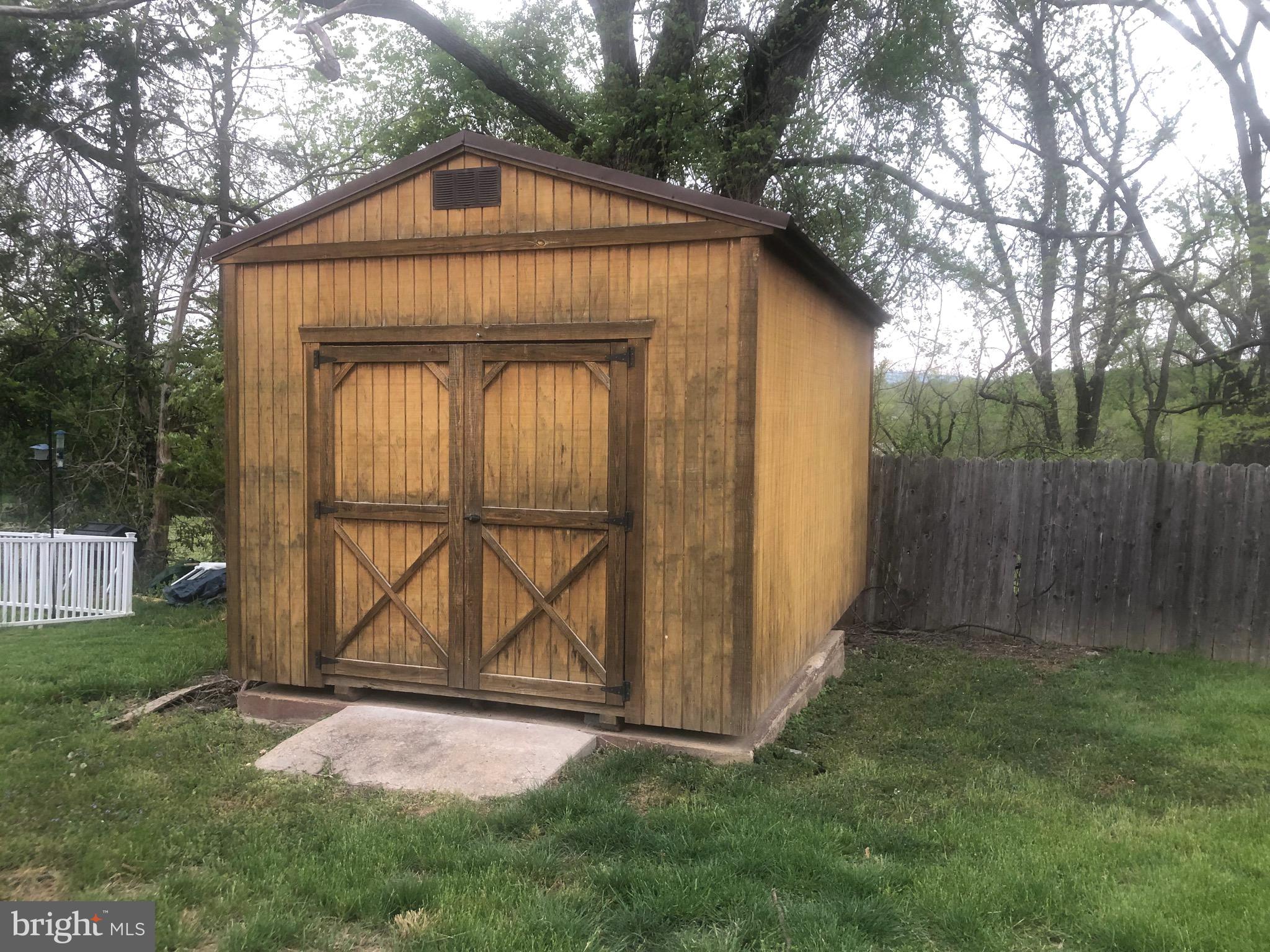 DINGES HEIGHTS - Residential Lease