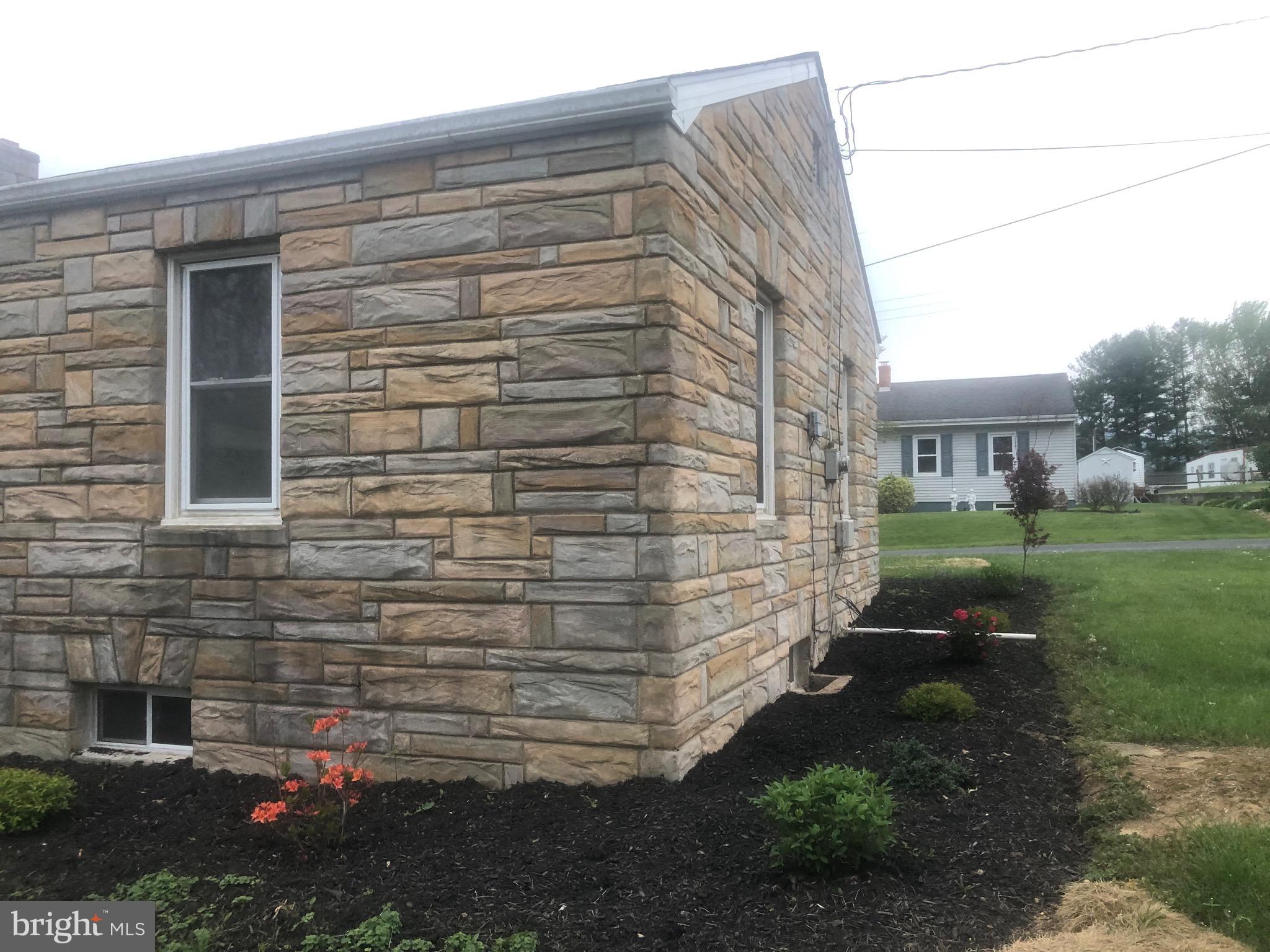 DINGES HEIGHTS - Residential Lease