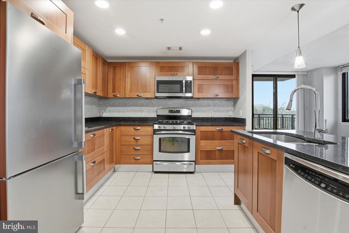 HUNTINGTON - Residential