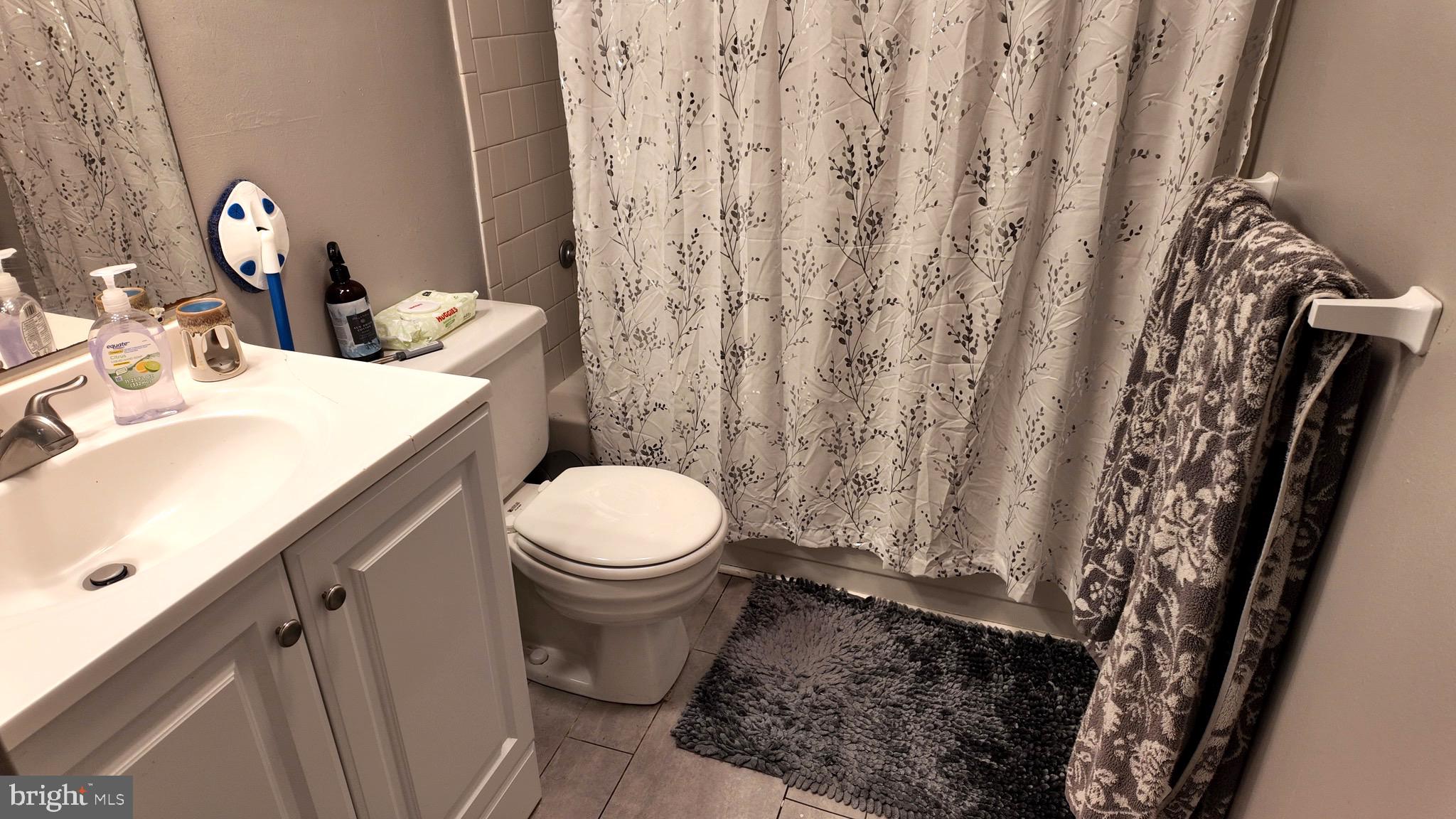 OAKWOOD VILLAGE - Residential