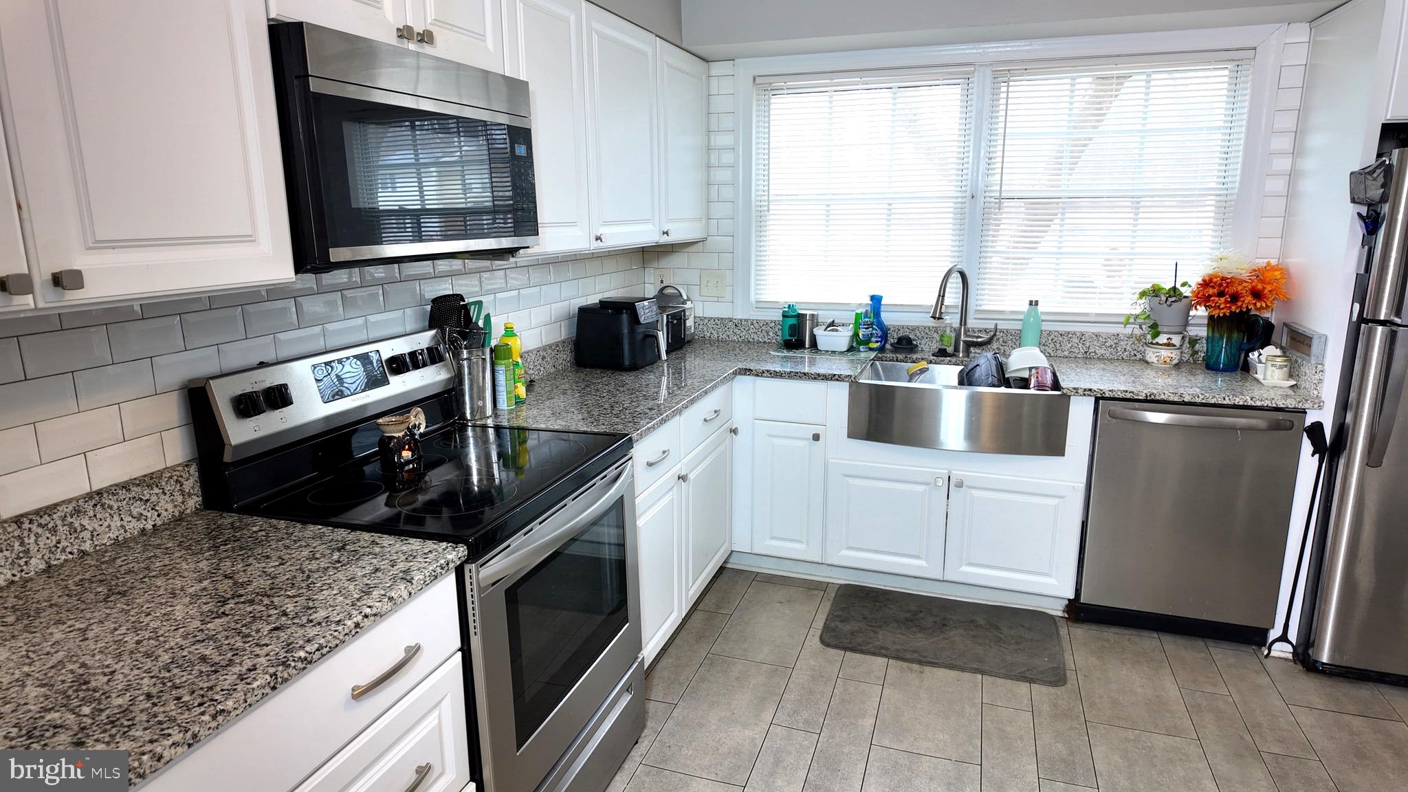 OAKWOOD VILLAGE - Residential