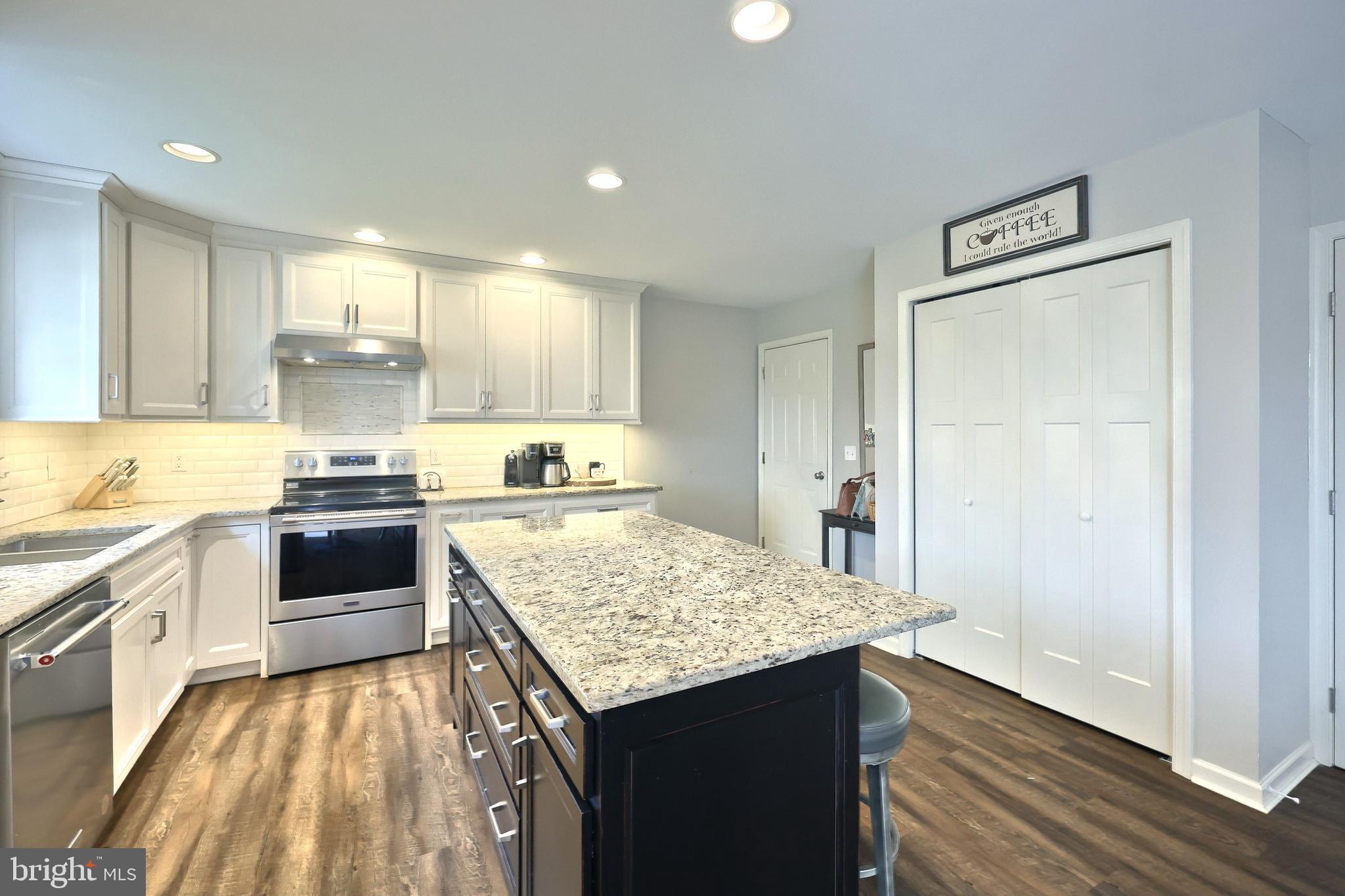 SHERMAN OAKS - Residential