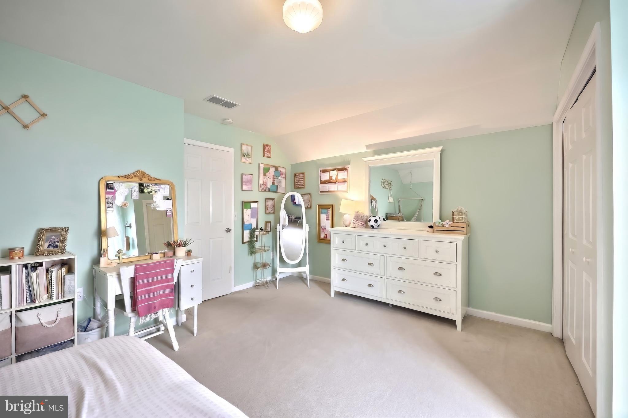 SHERMAN OAKS - Residential