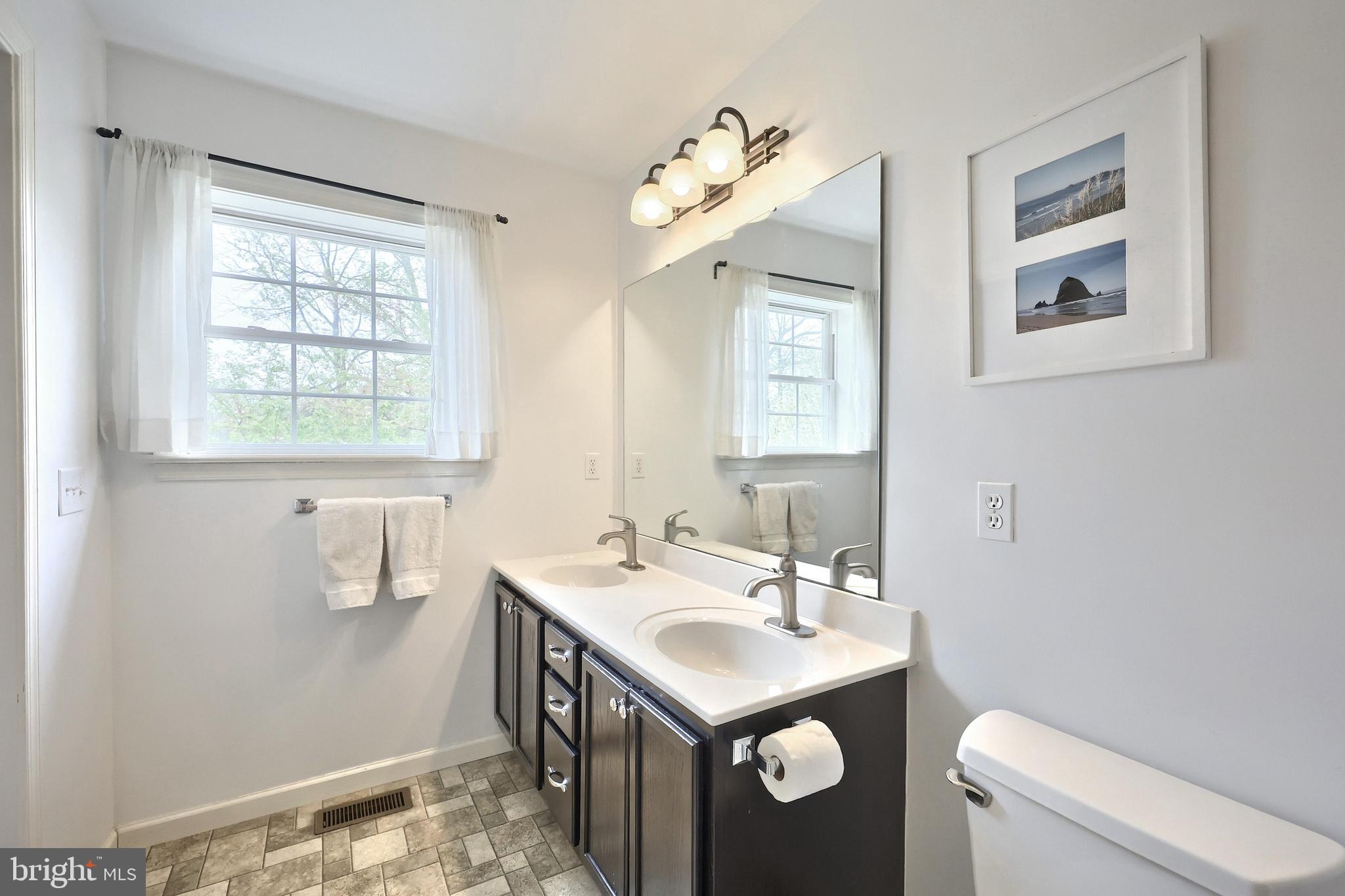 SHERMAN OAKS - Residential