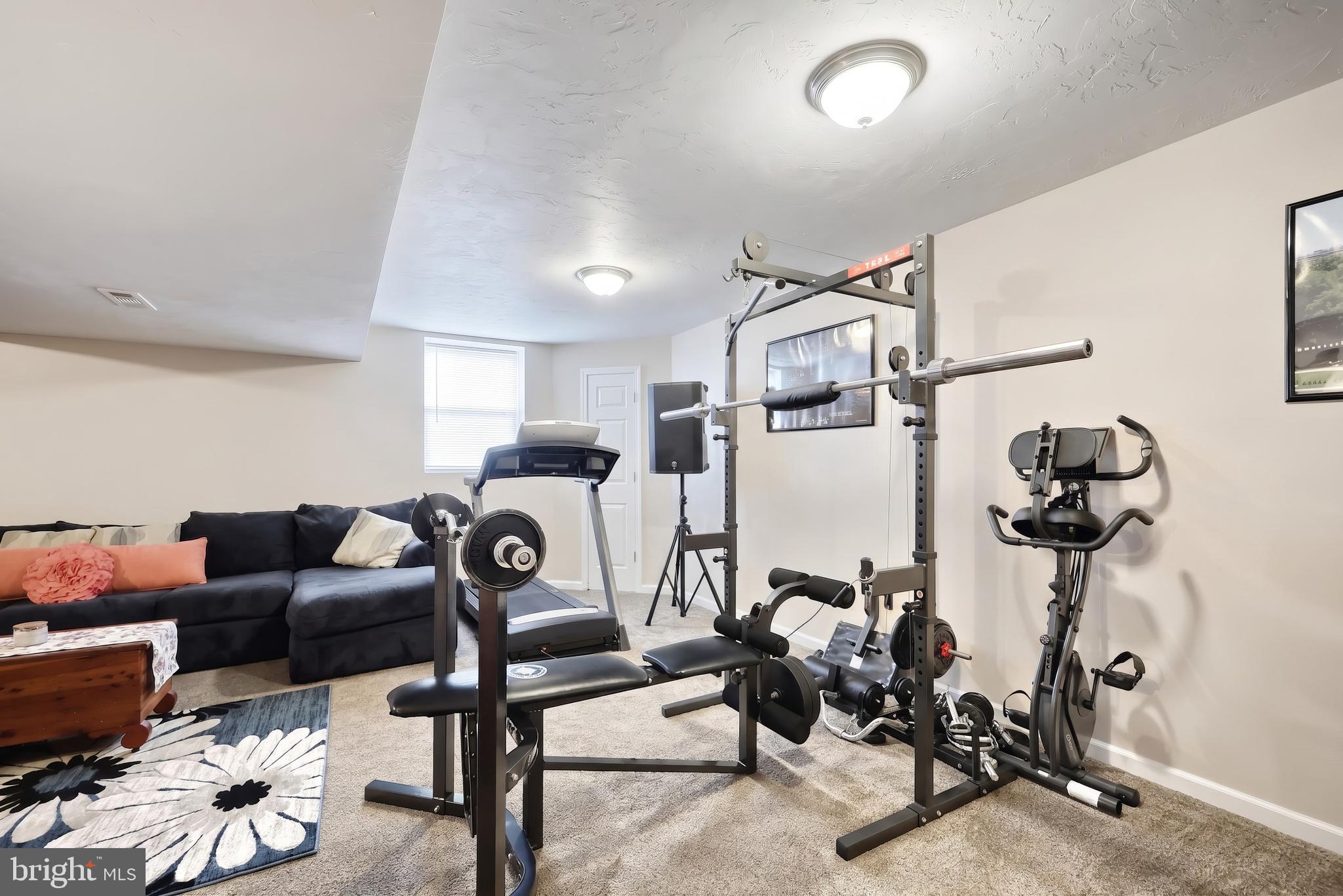 SHERMAN OAKS - Residential