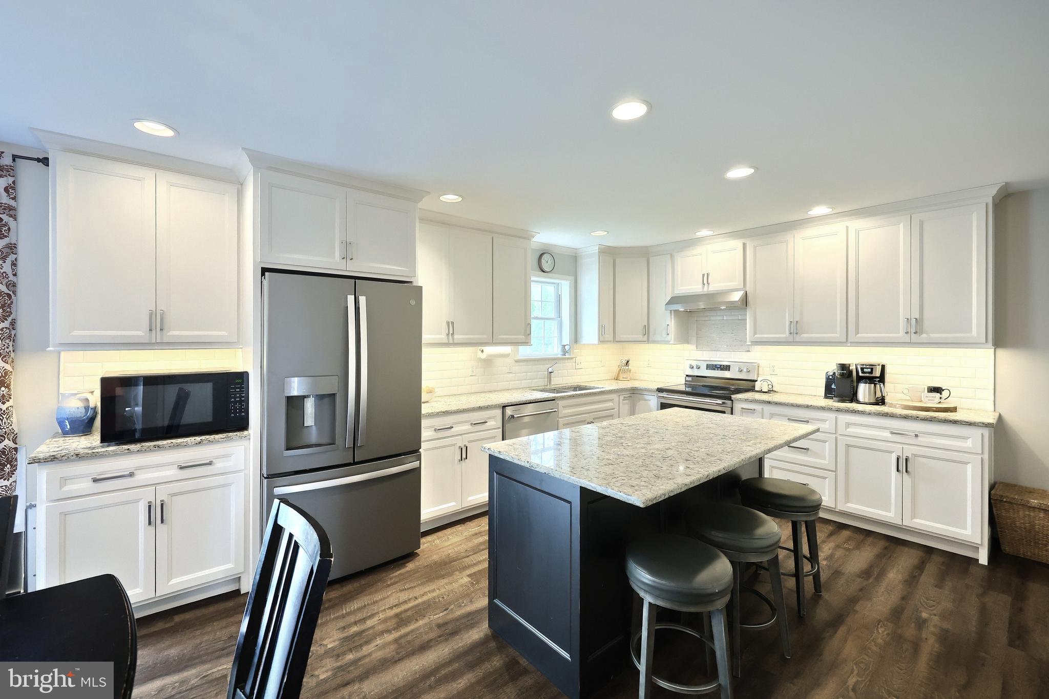 SHERMAN OAKS - Residential