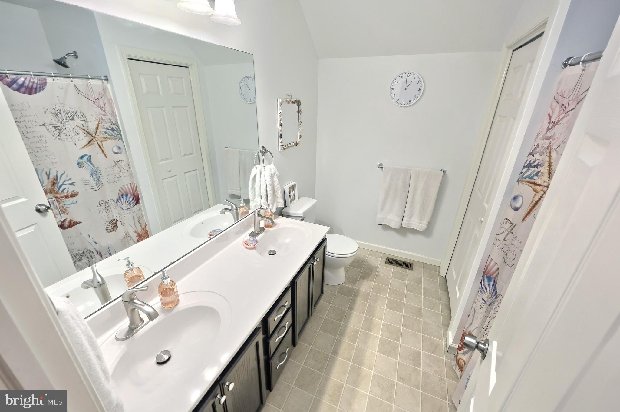 SHERMAN OAKS - Residential