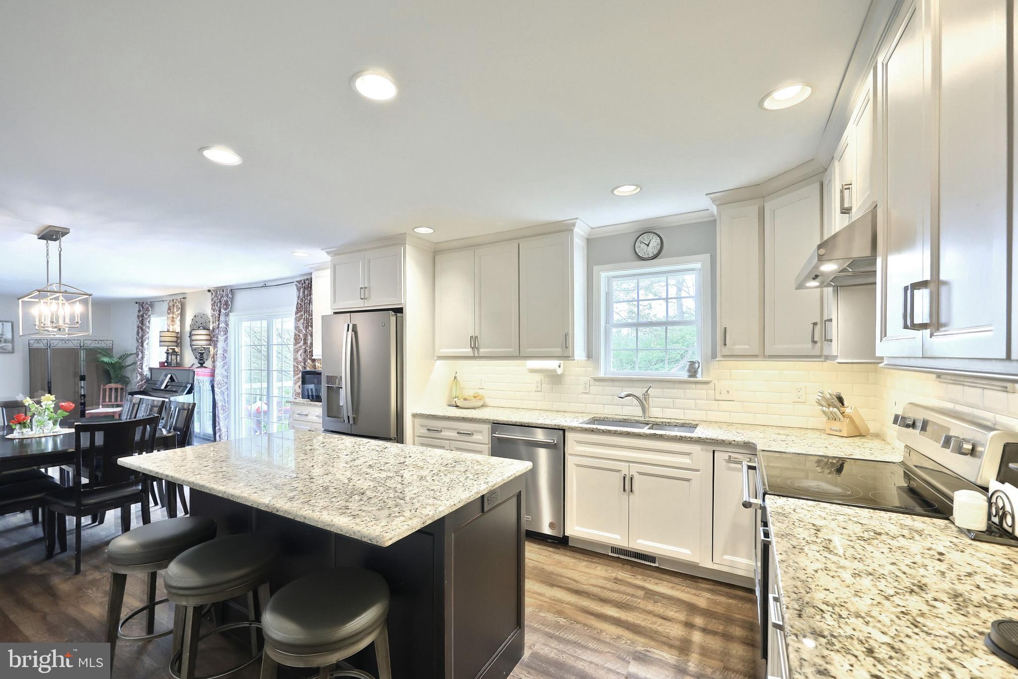 SHERMAN OAKS - Residential