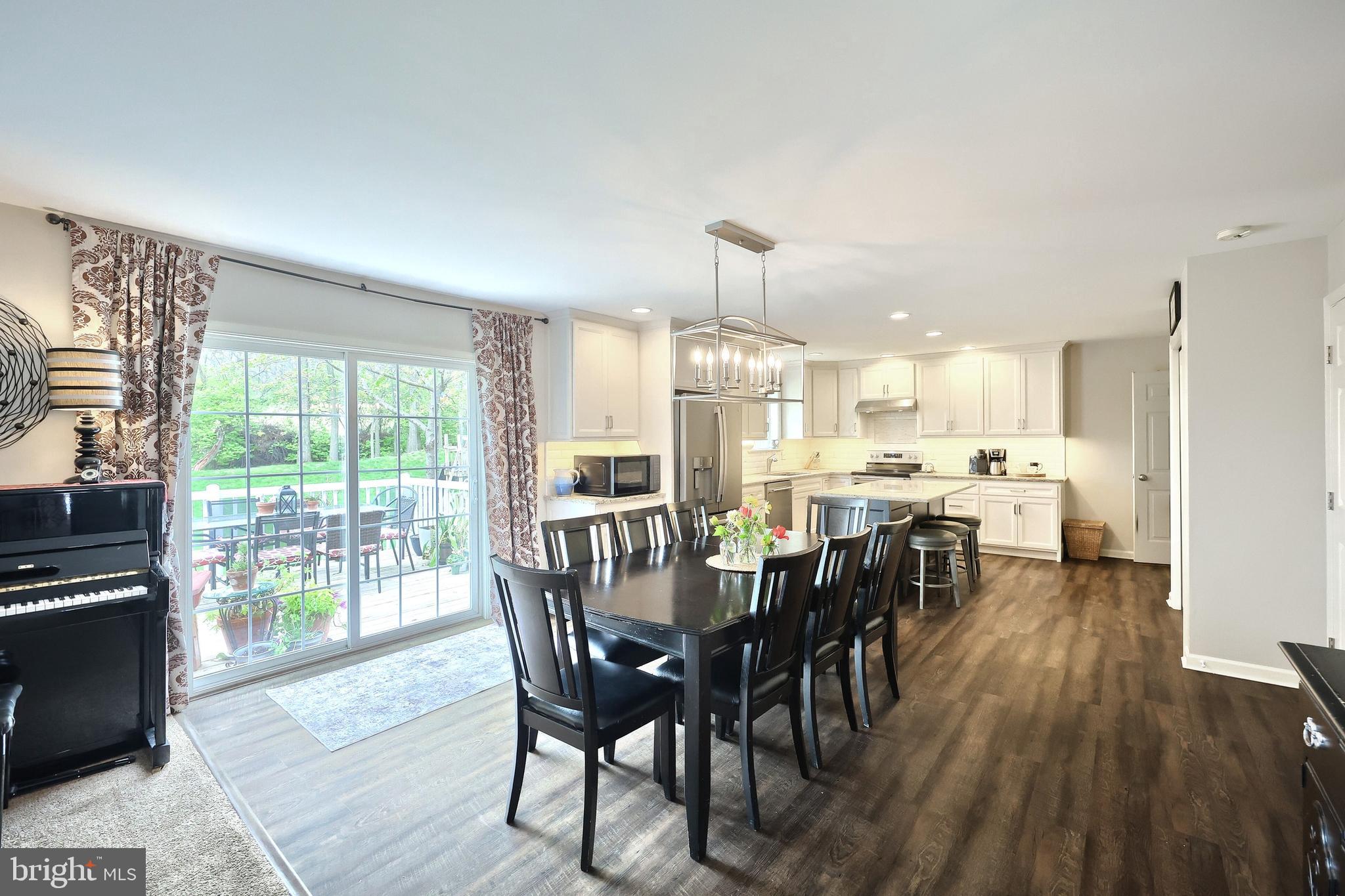 SHERMAN OAKS - Residential