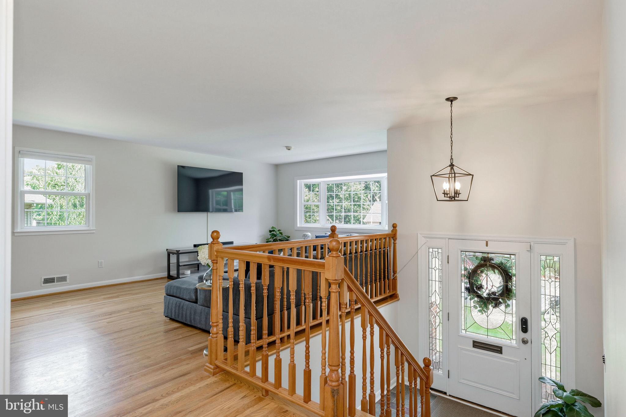 8606 BOUND BROOK LANE