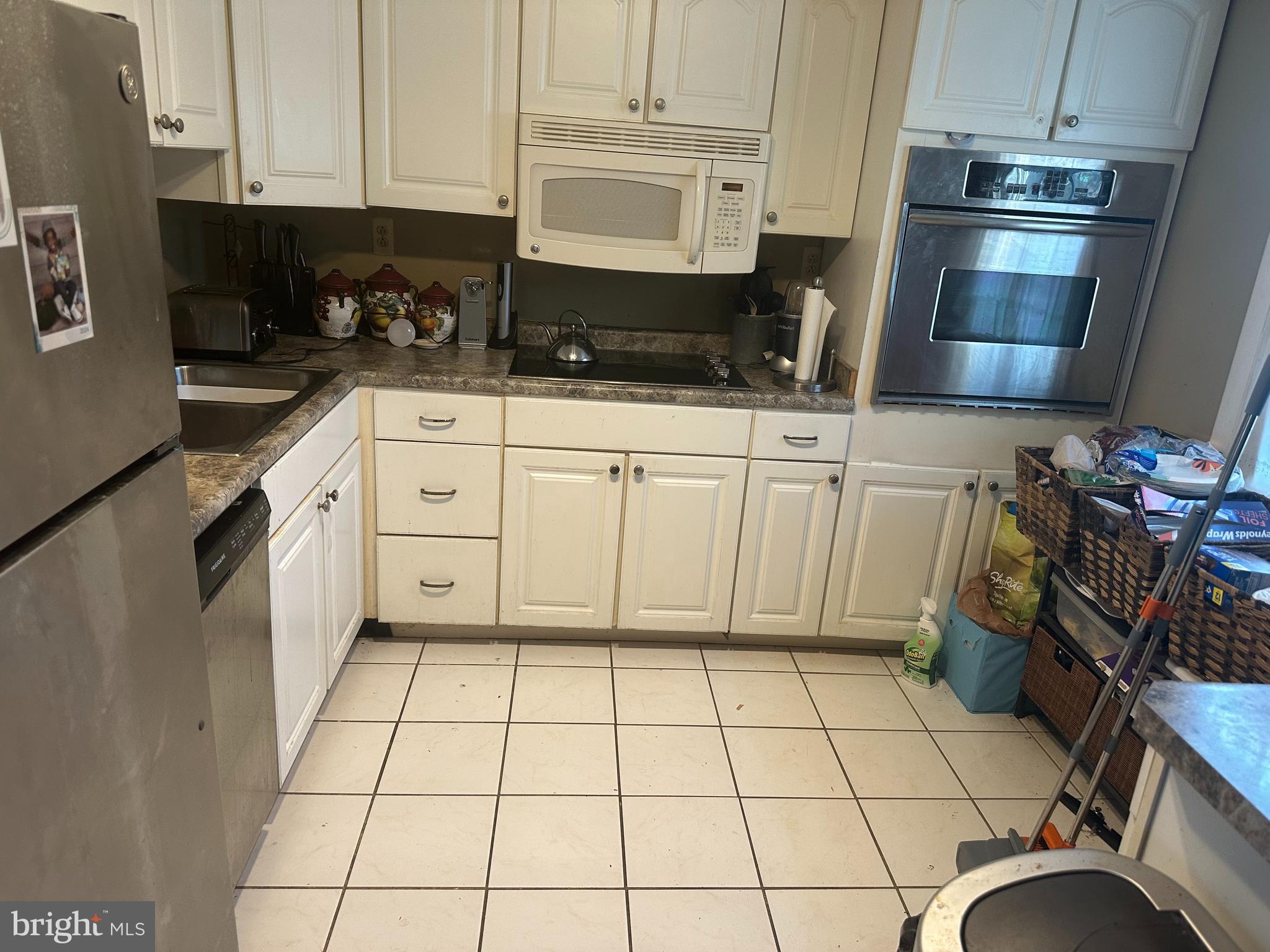 5523 GREEN DORY LANE