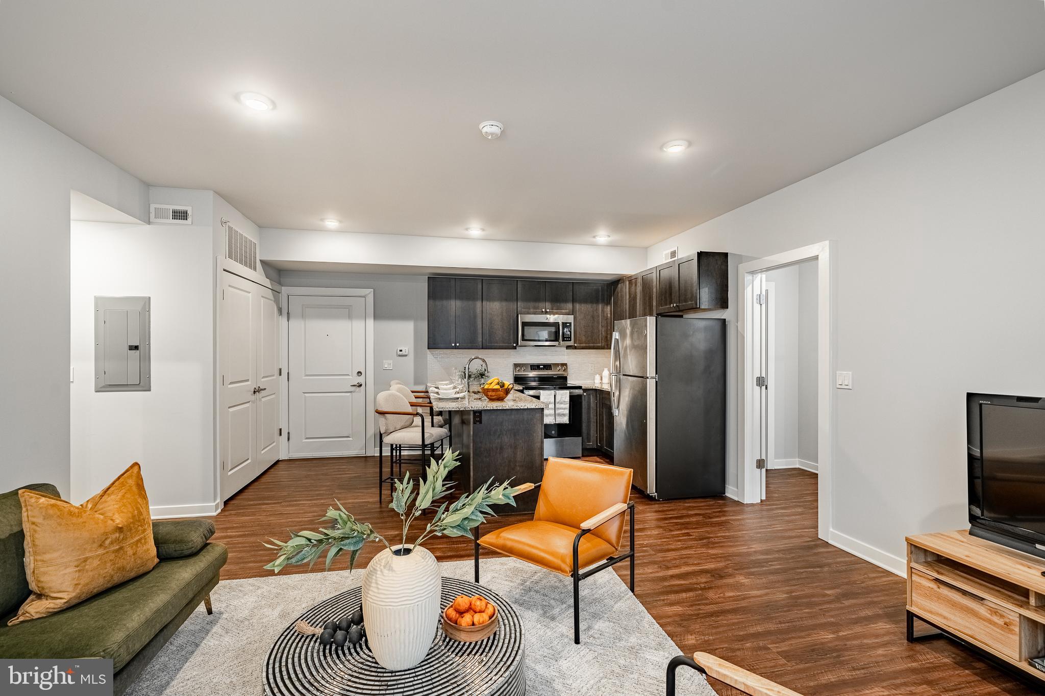 UNIVERSITY CITY - Residential