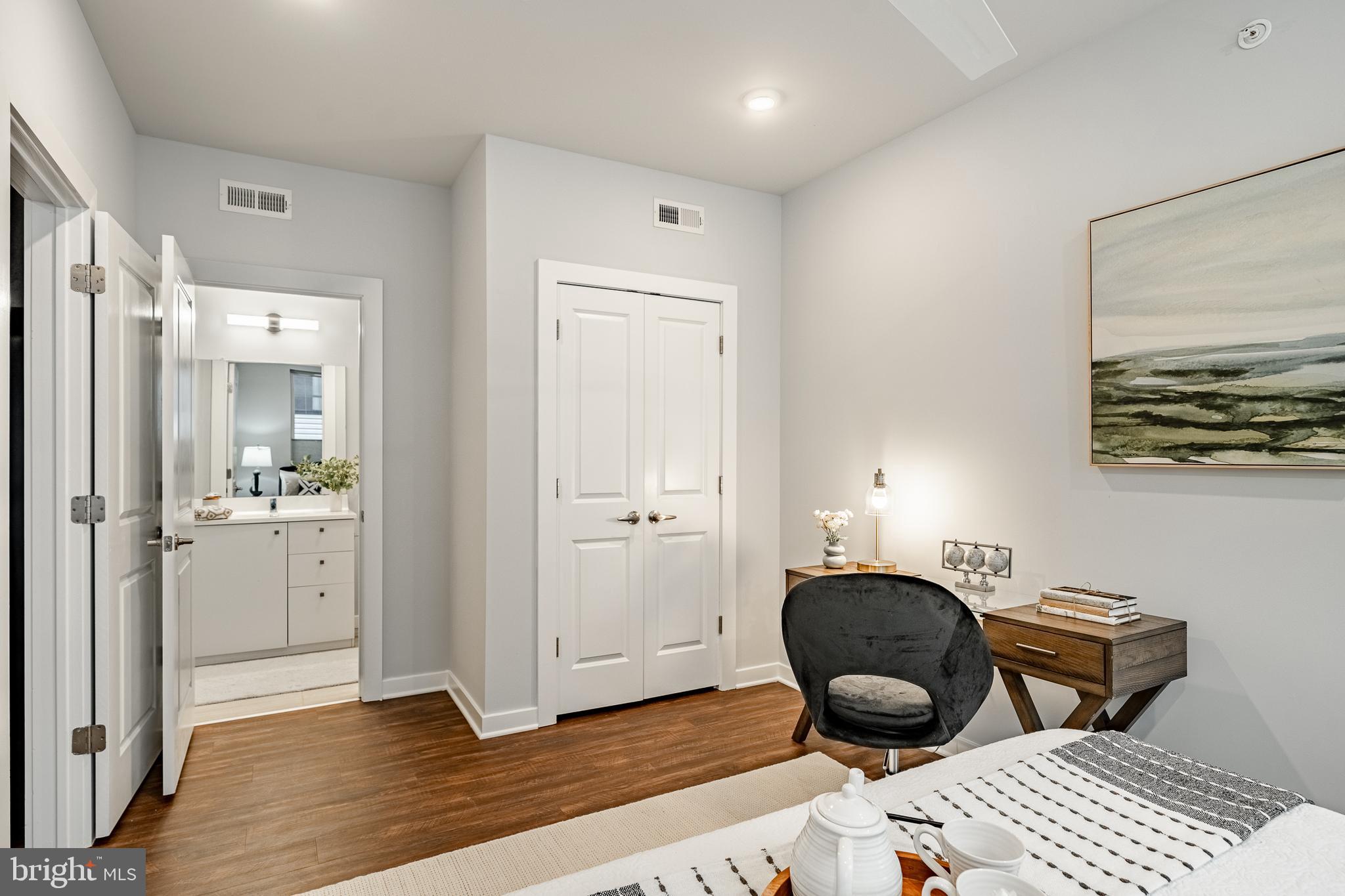 UNIVERSITY CITY - Residential