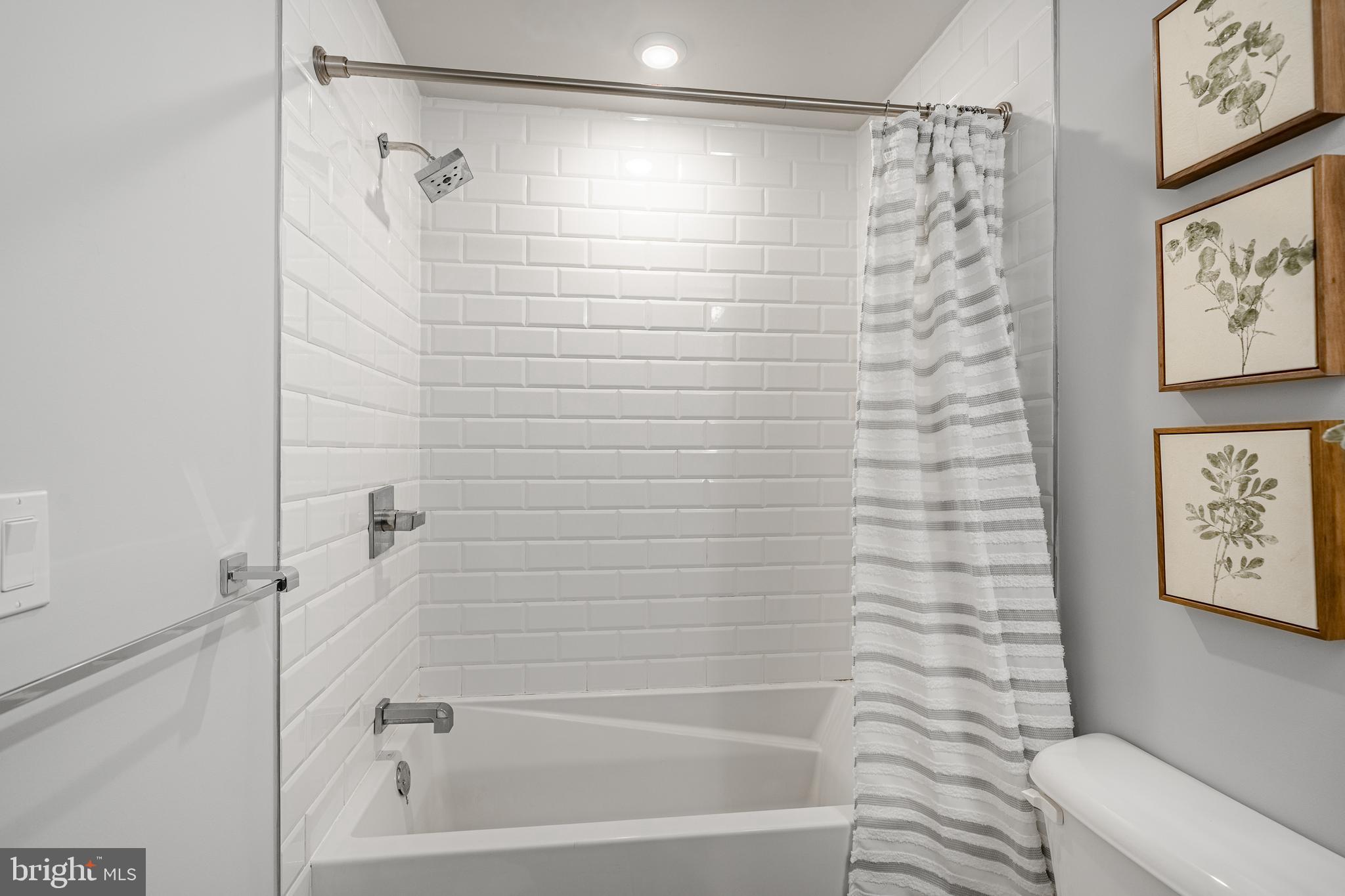 UNIVERSITY CITY - Residential