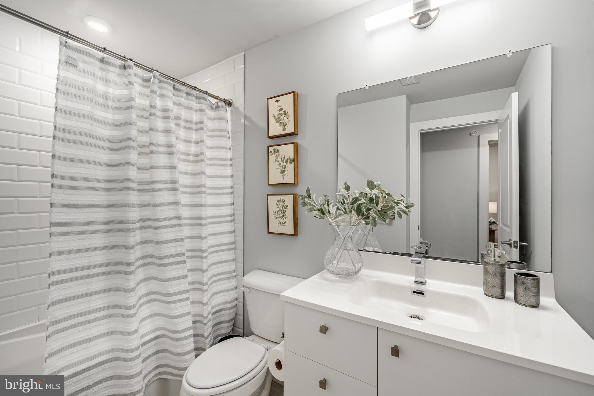 UNIVERSITY CITY - Residential