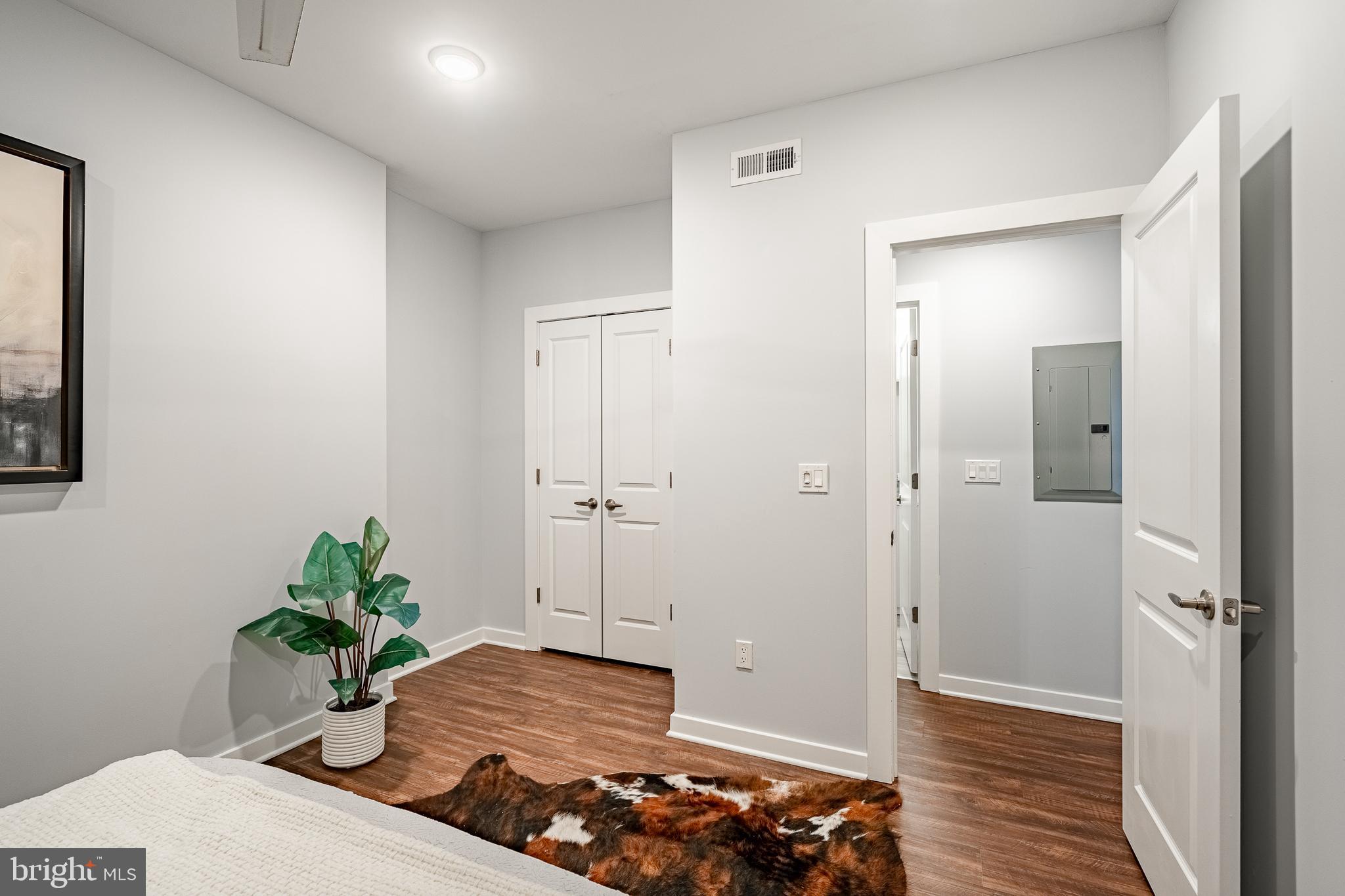 UNIVERSITY CITY - Residential