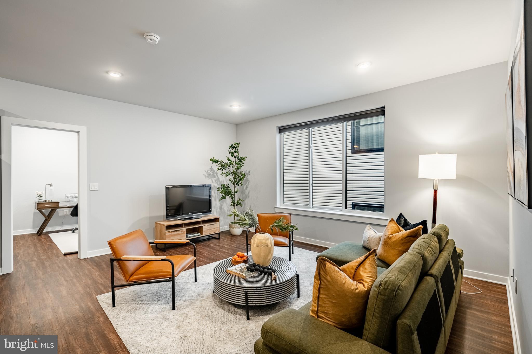 UNIVERSITY CITY - Residential