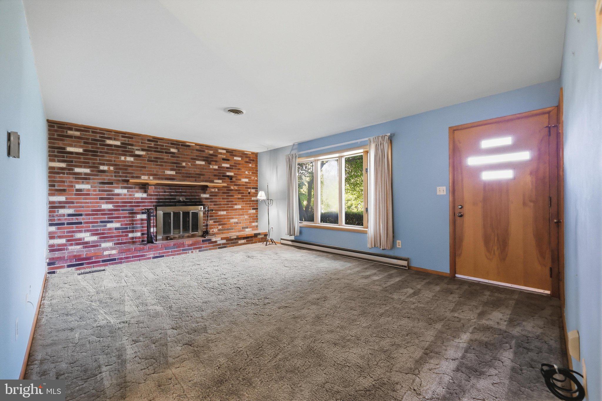 1812 W LIBERTY ROAD