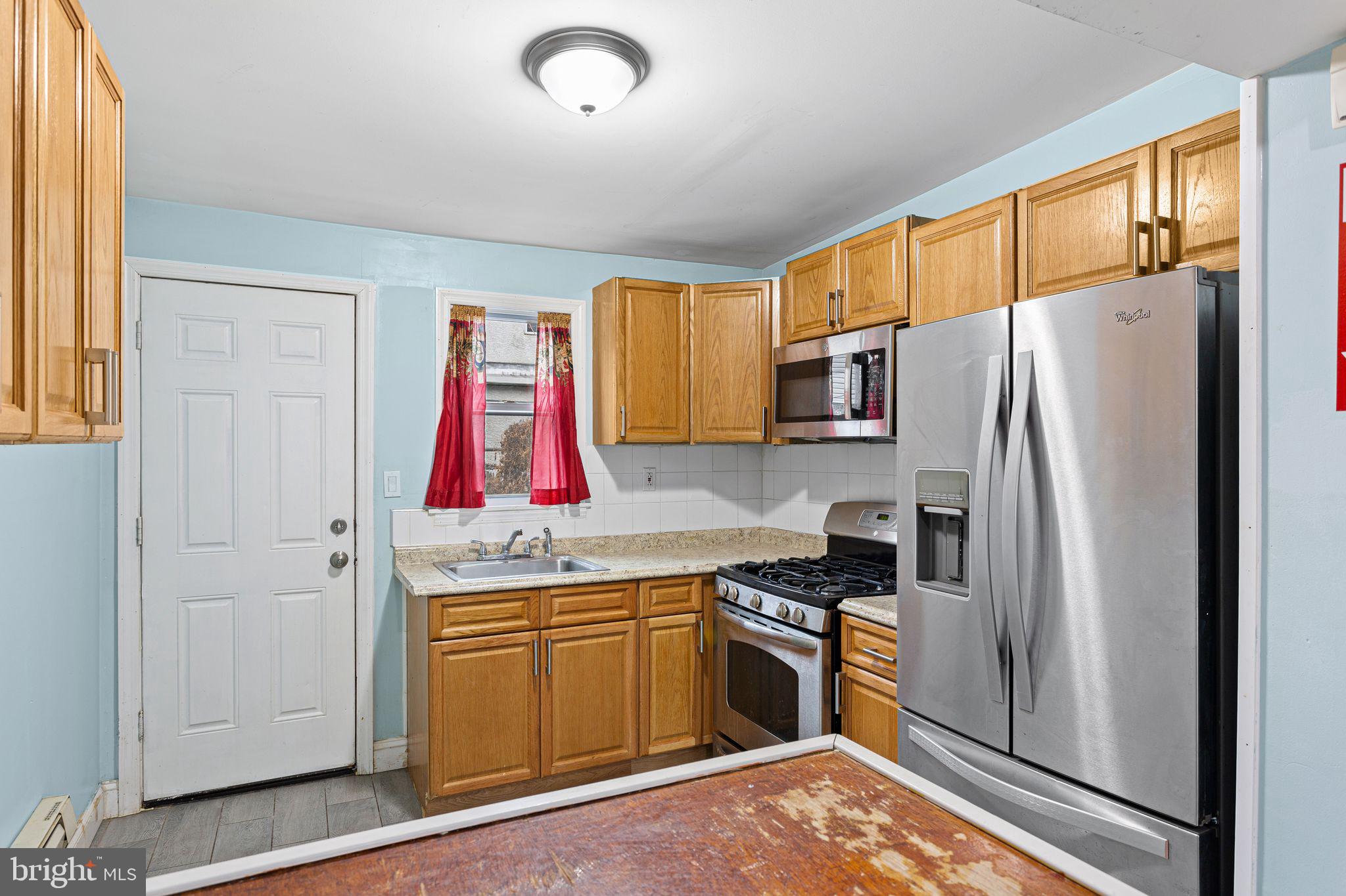 1832 E LIPPINCOTT STREET