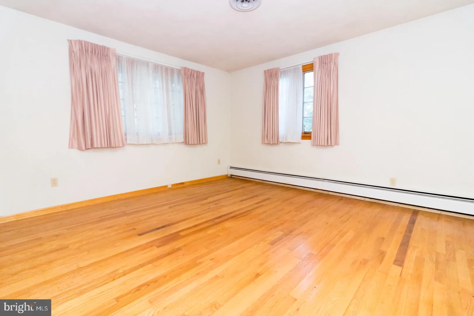 Robbinsville, New Jersey 08691, United States, 3 Bedrooms Bedrooms, ,3 BathroomsBathrooms,Residential,Active,24327