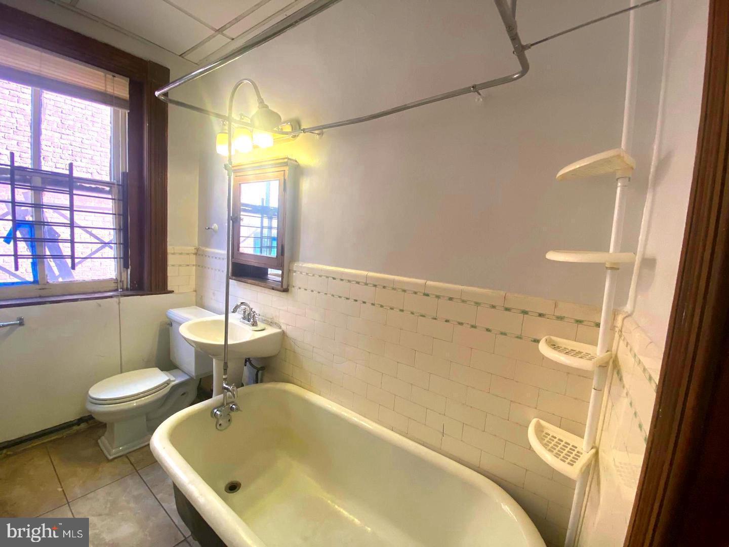 BOLTON HILL HISTORIC DISTRICT - Residential Lease