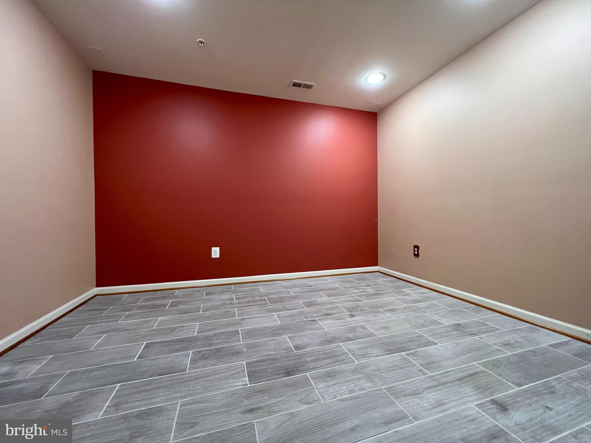 WATERS EDGE - Residential Lease