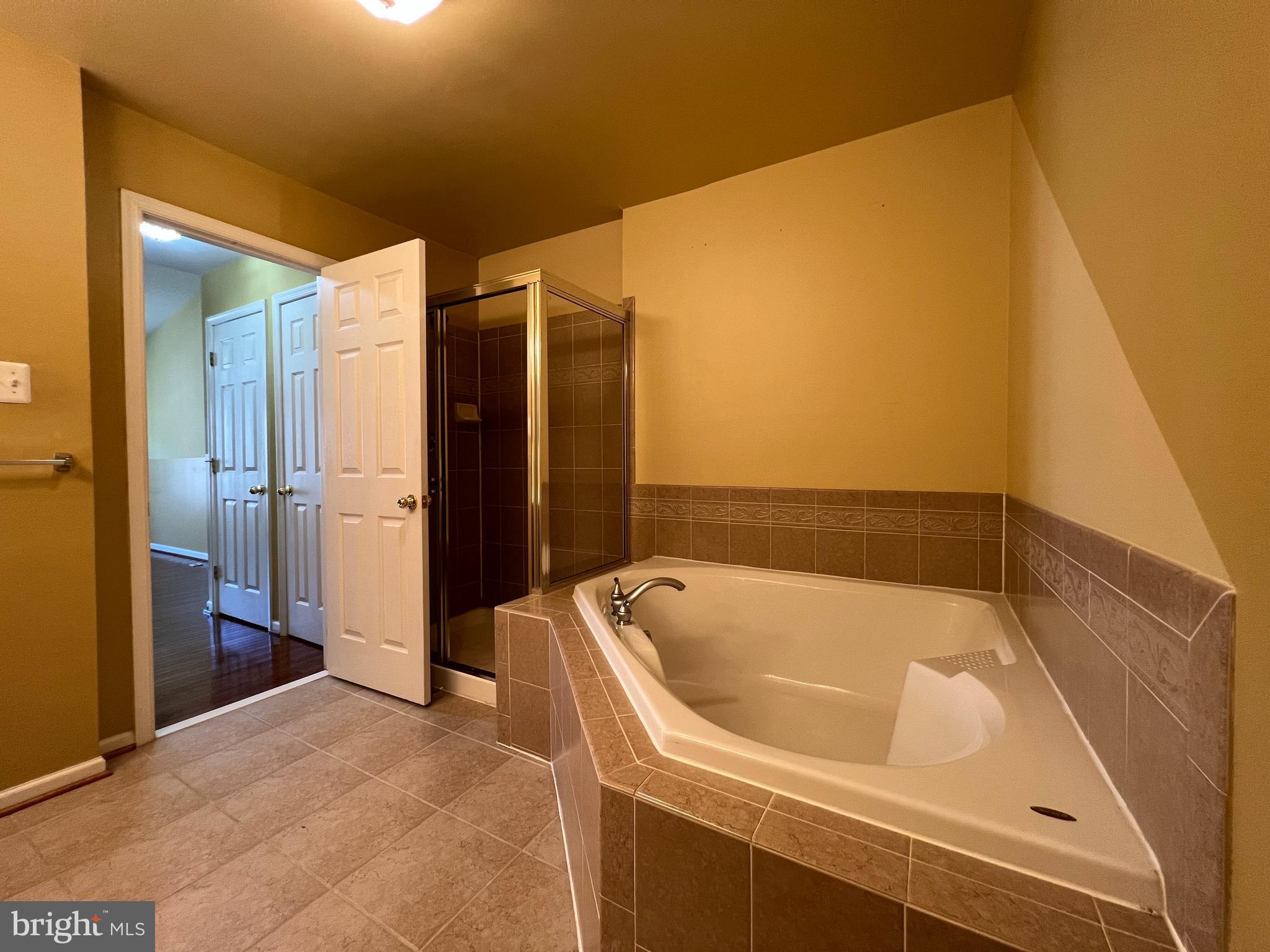 WATERS EDGE - Residential Lease