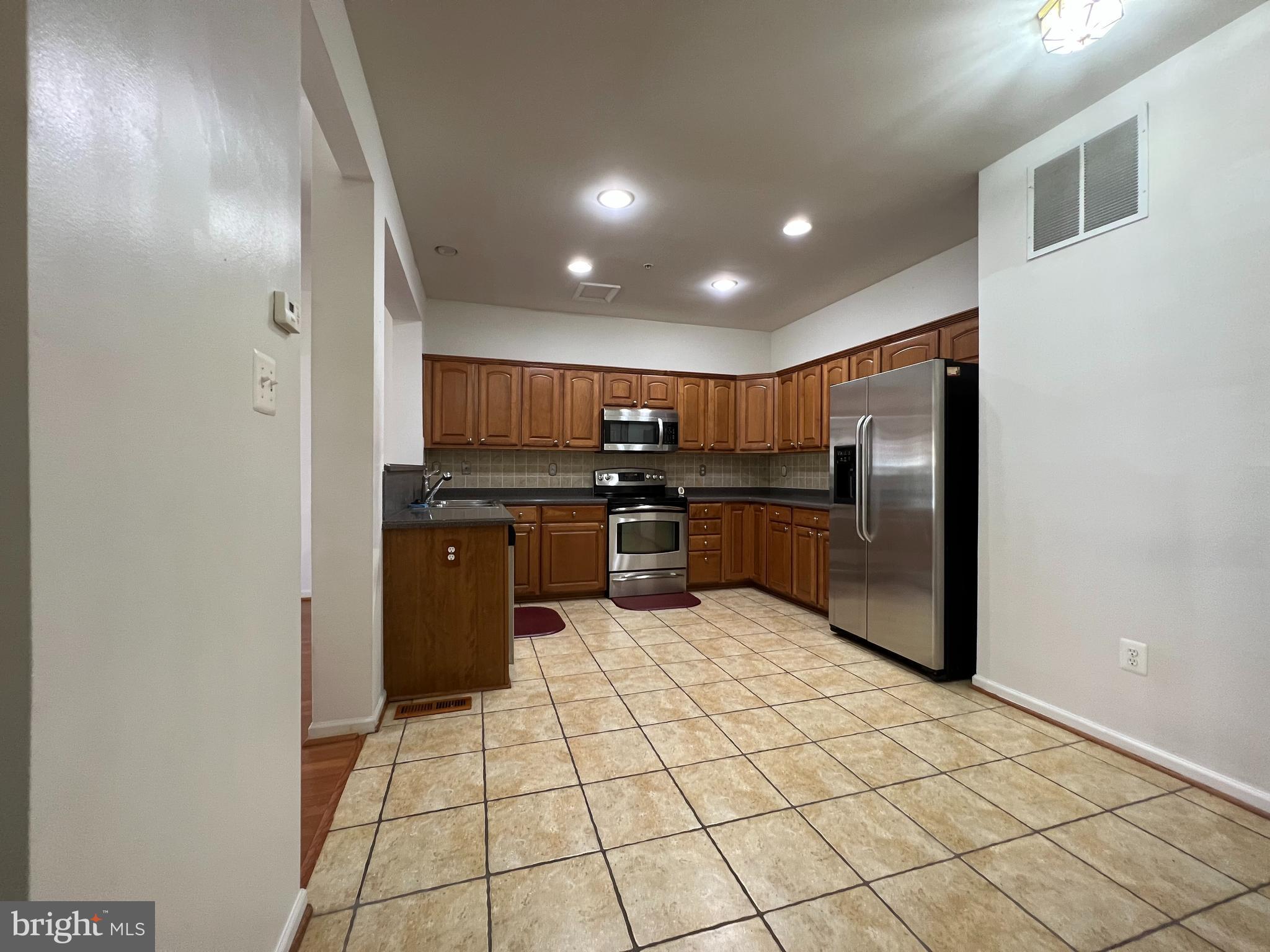 WATERS EDGE - Residential Lease