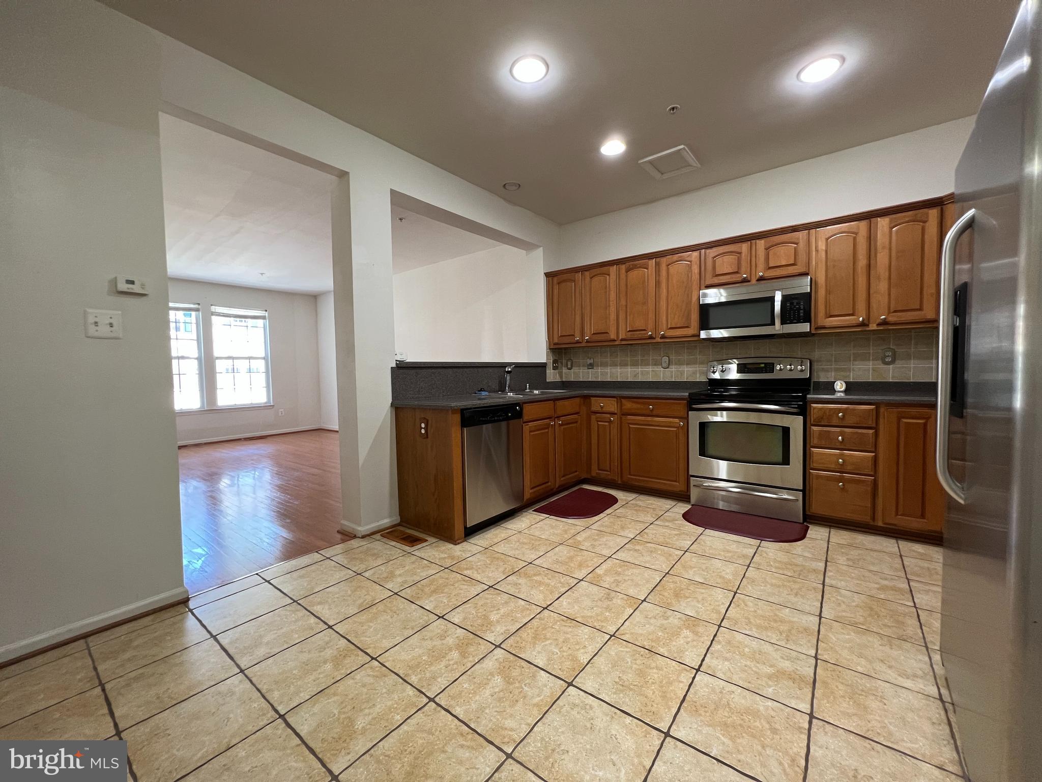 WATERS EDGE - Residential Lease