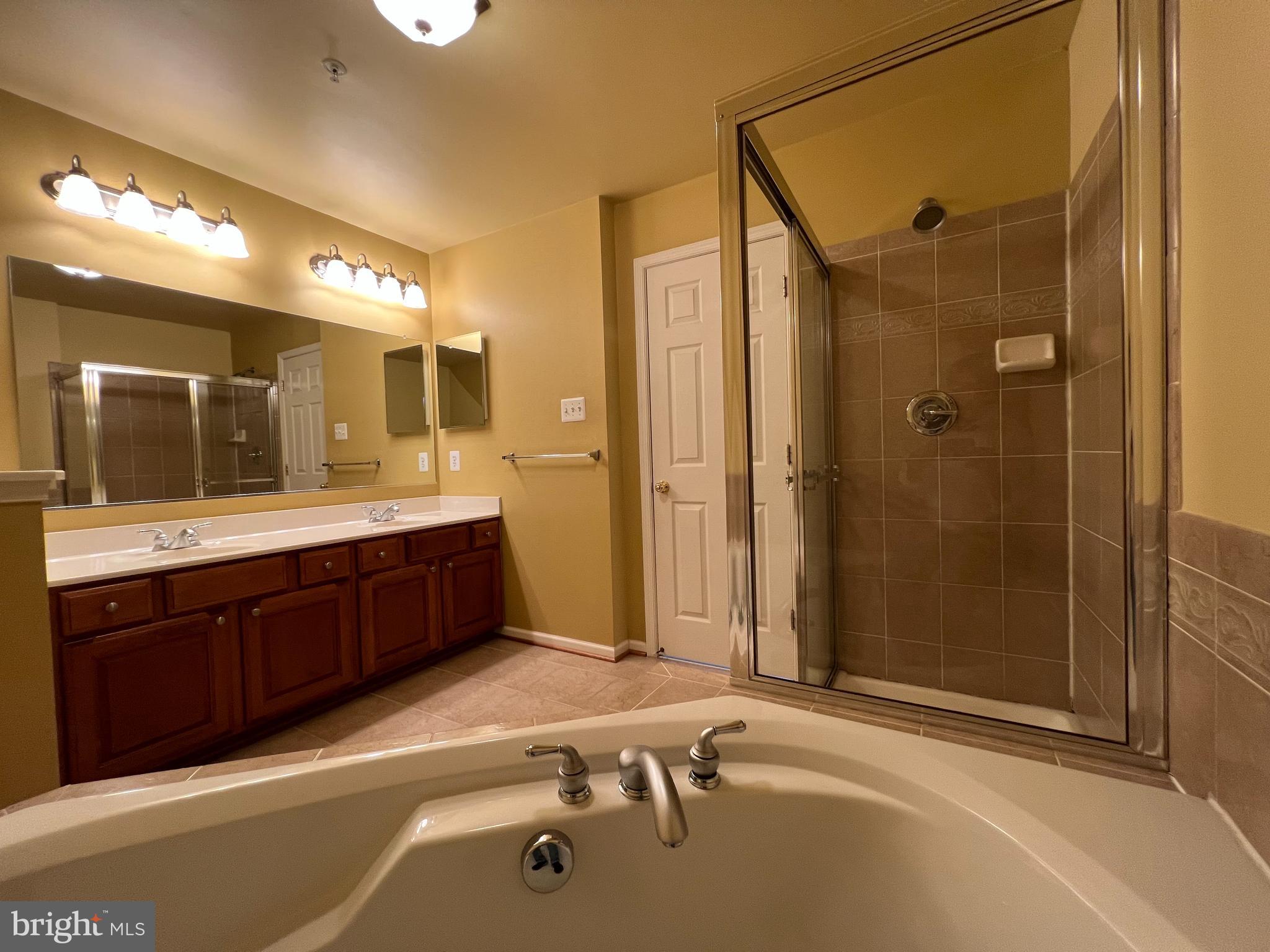 WATERS EDGE - Residential Lease