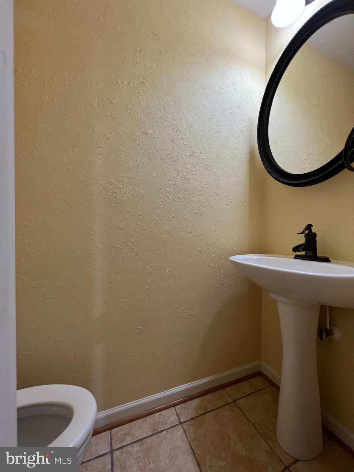 WATERS EDGE - Residential Lease