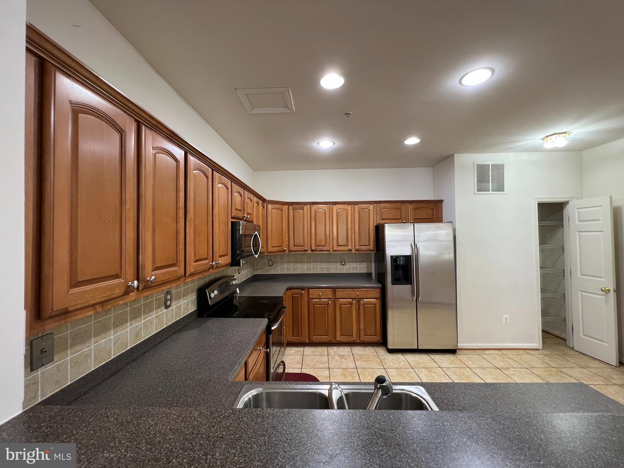 WATERS EDGE - Residential Lease