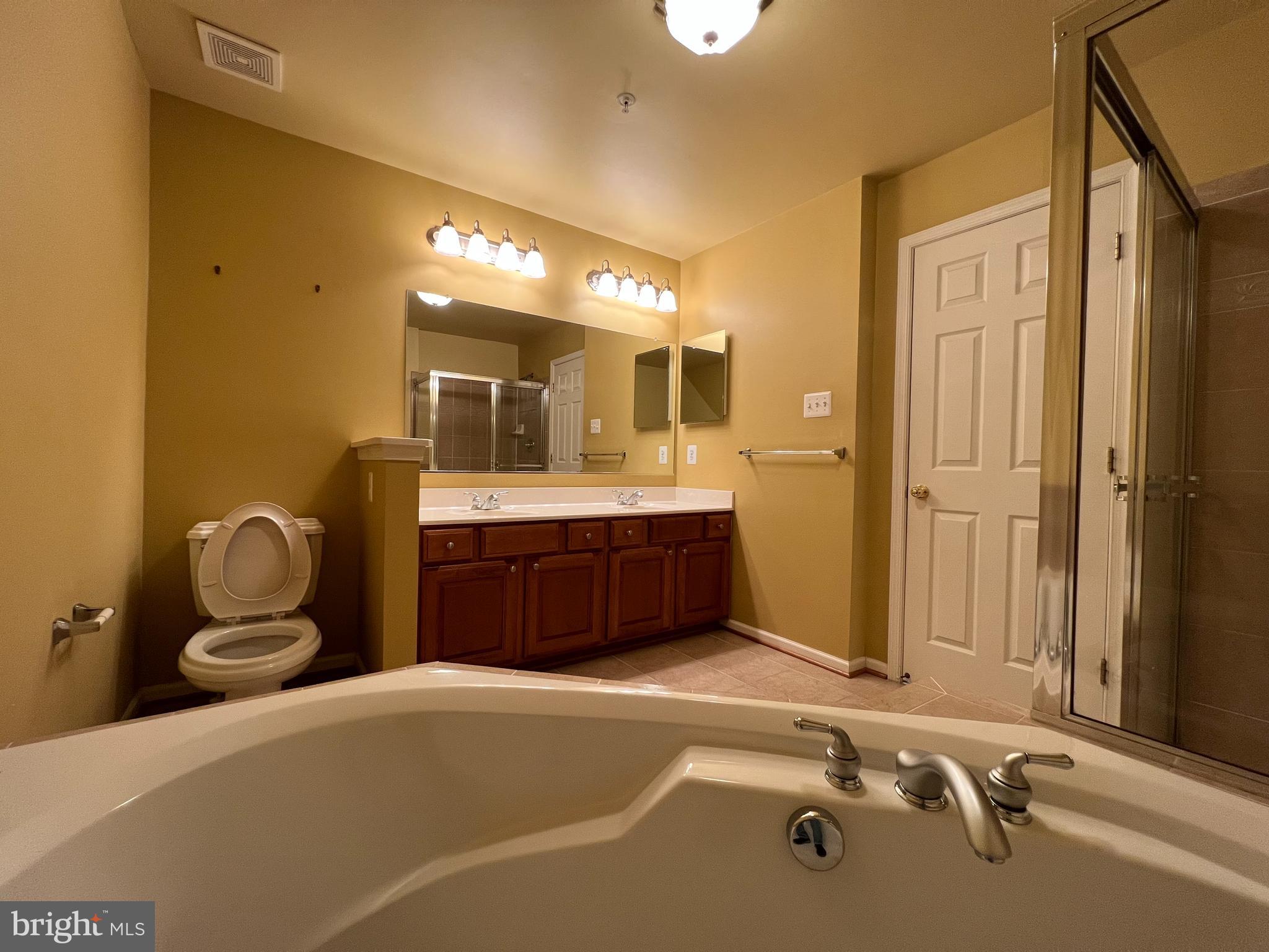 WATERS EDGE - Residential Lease