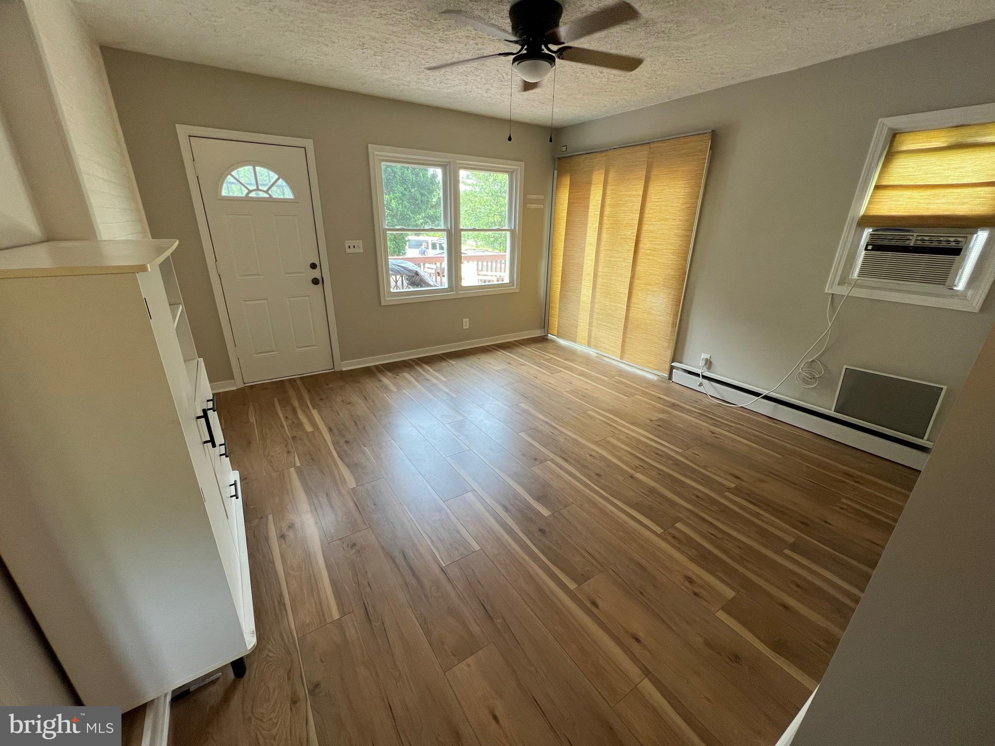 AMISSVILLE - Residential