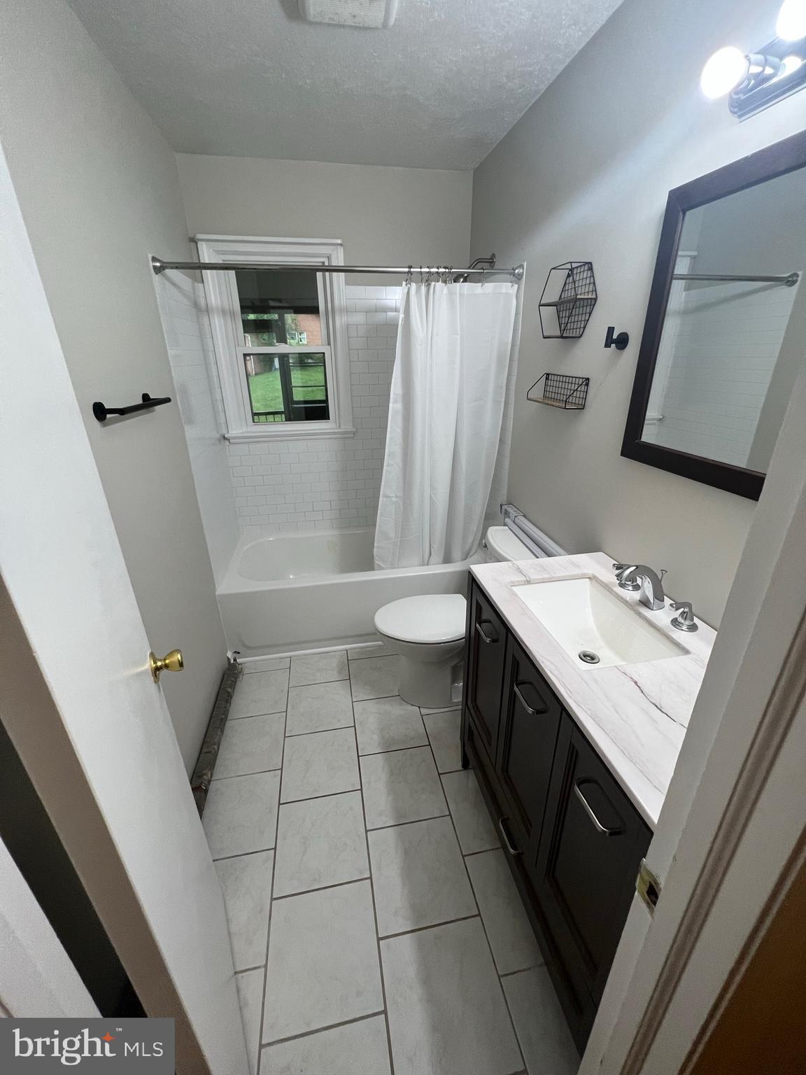 AMISSVILLE - Residential