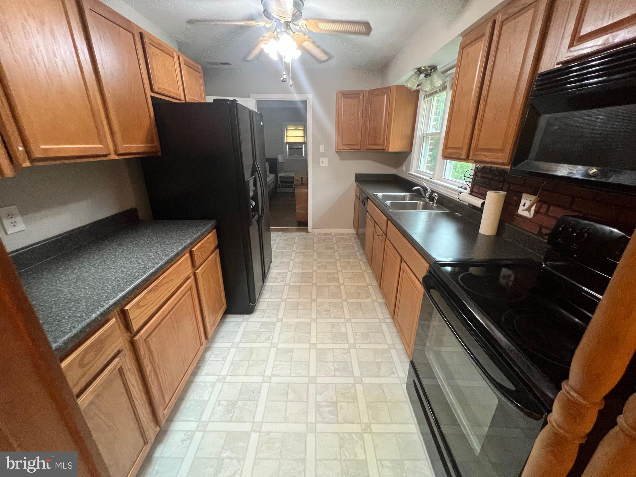 AMISSVILLE - Residential