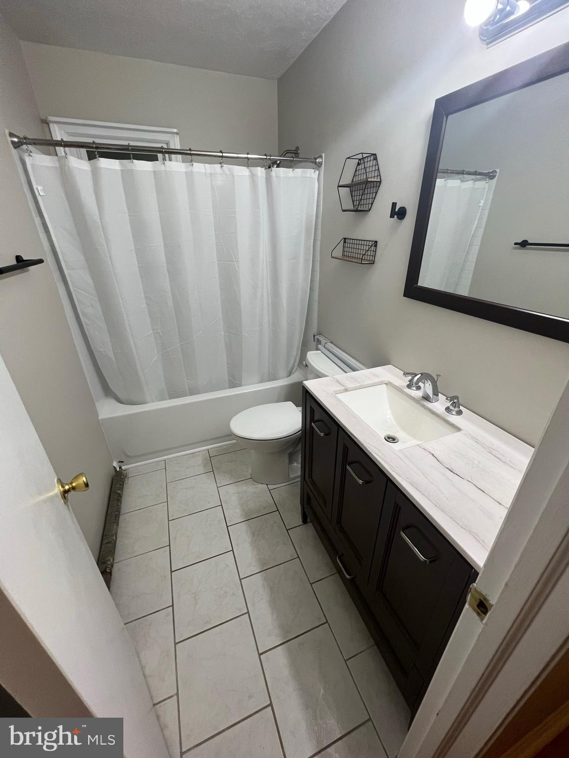 AMISSVILLE - Residential