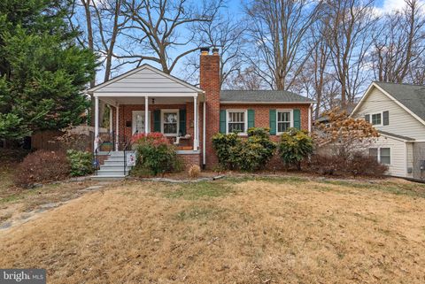 Photo of 414 Hillmoor Drive, SILVER SPRING, MD 20901 (MLS # MDMC2213494)