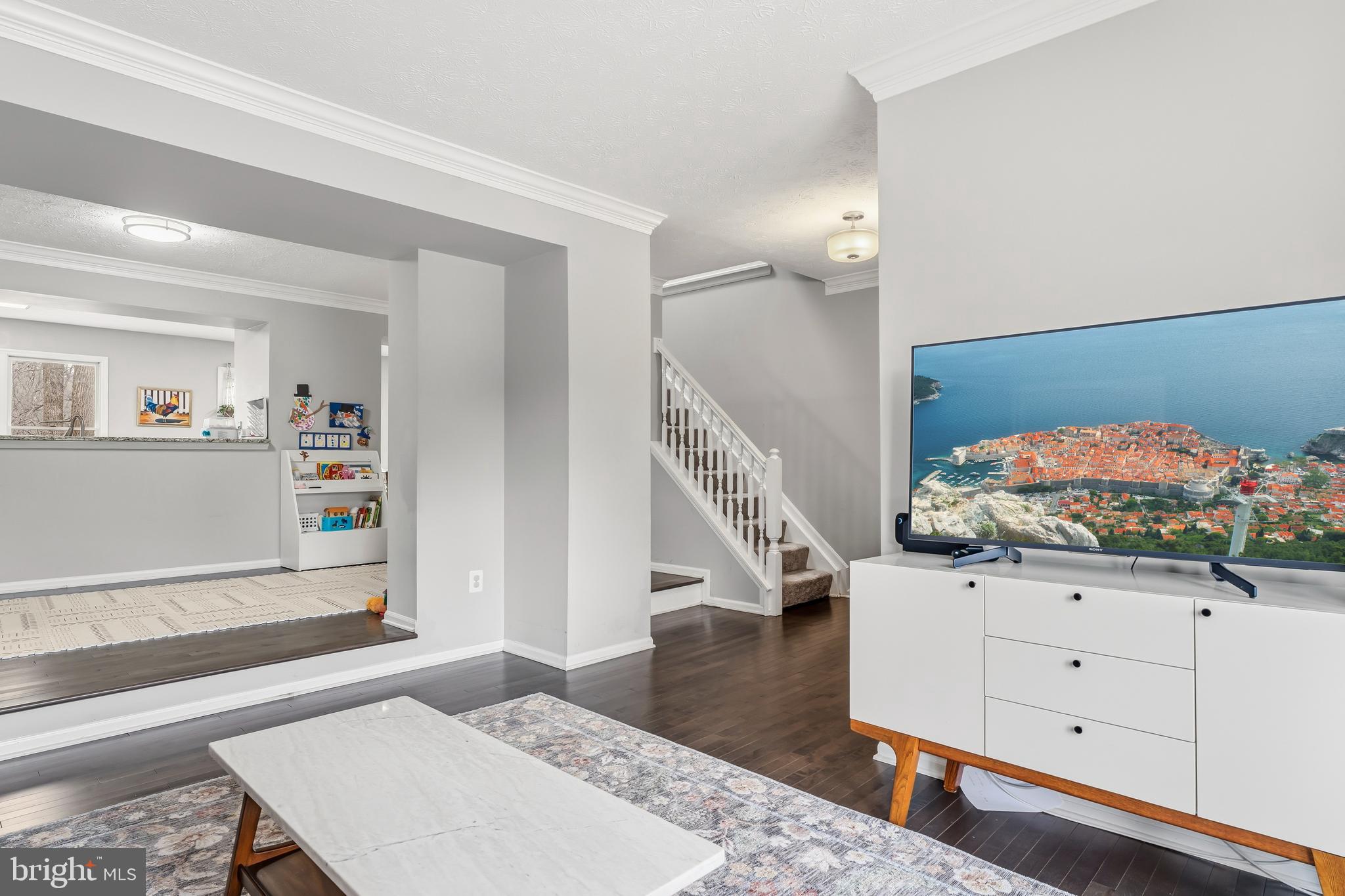 SUMMIT CHASE - Residential