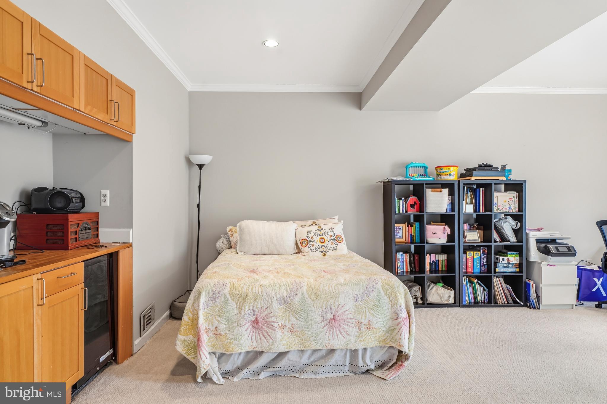 SUMMIT CHASE - Residential