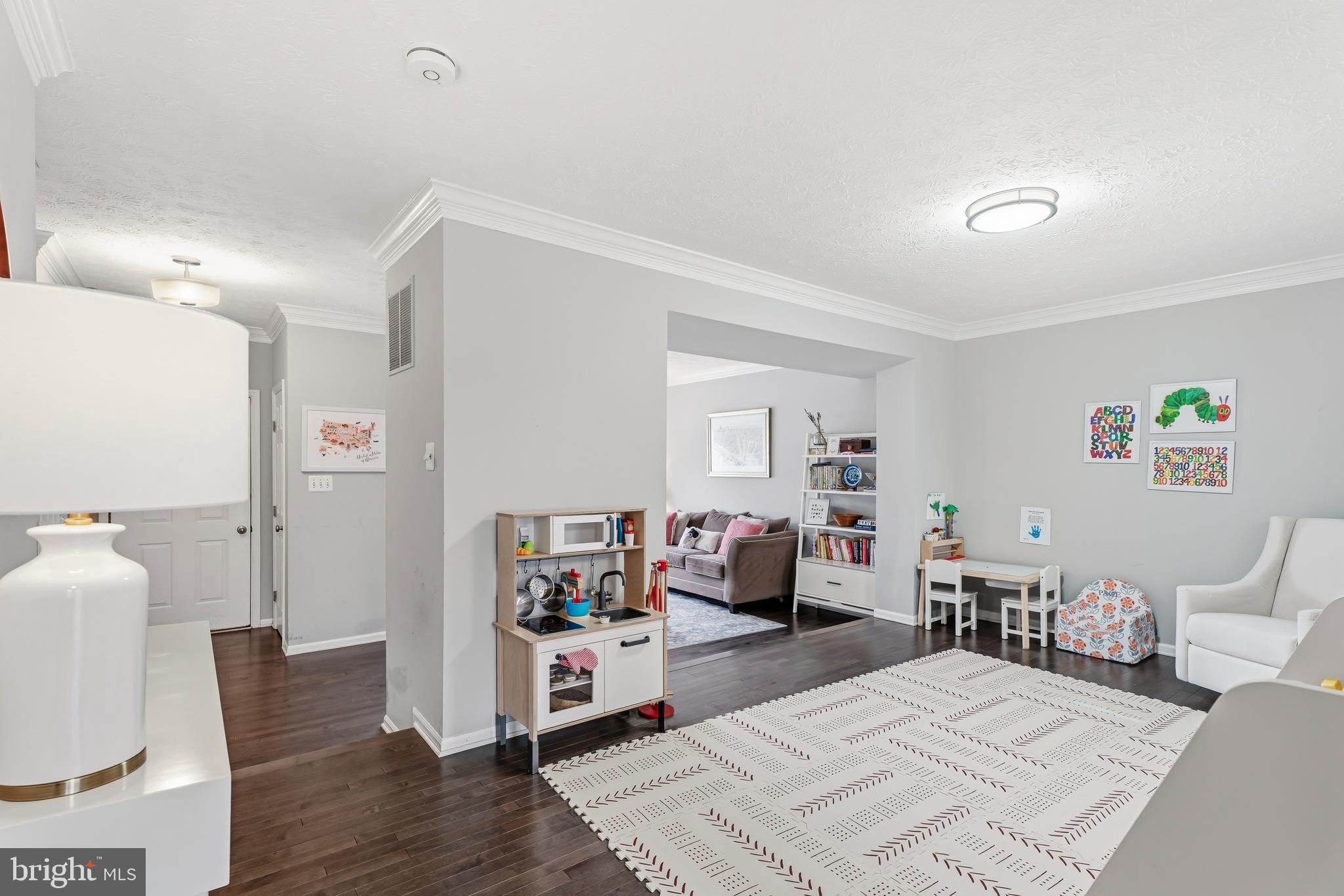 SUMMIT CHASE - Residential