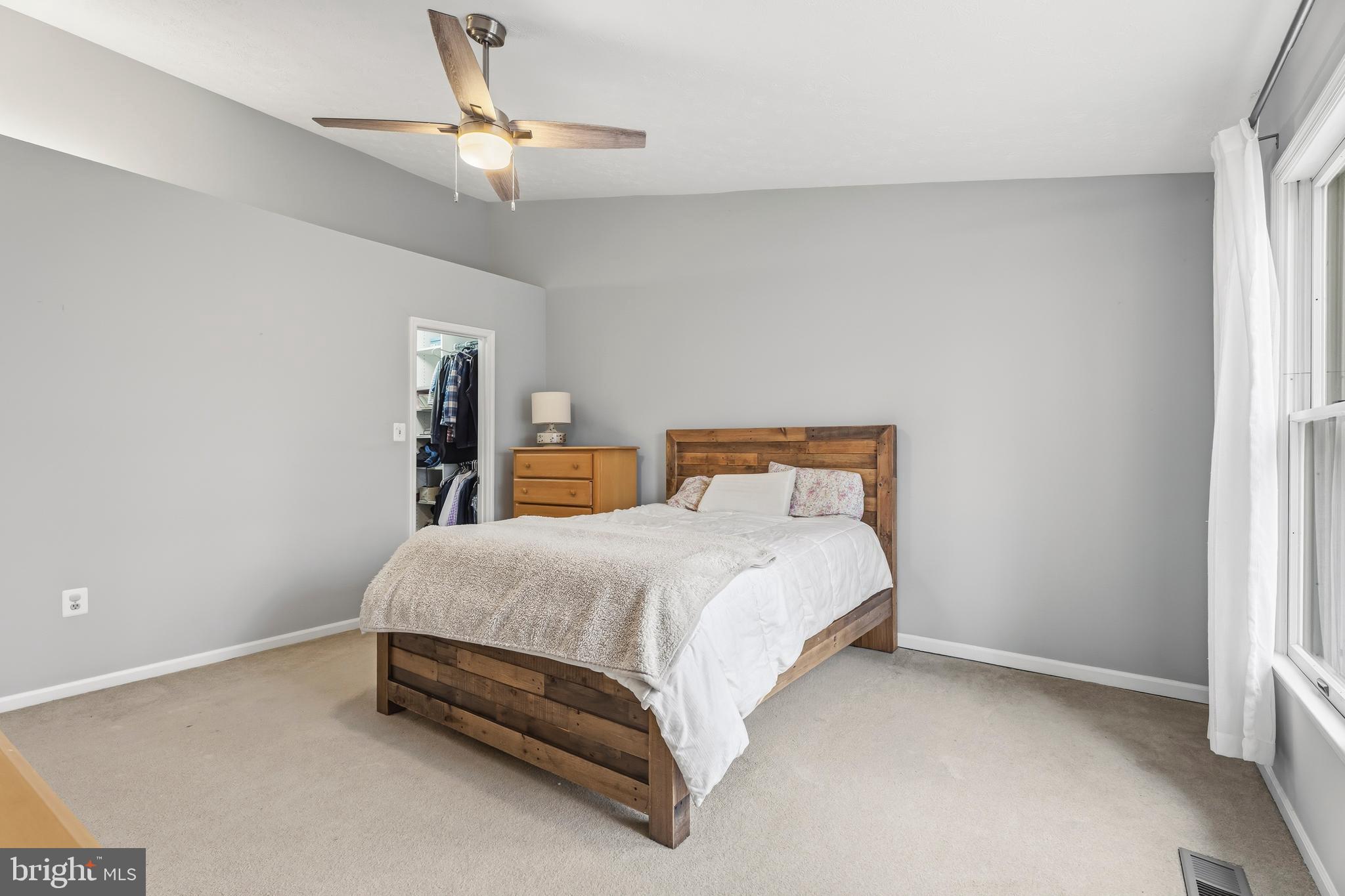 SUMMIT CHASE - Residential