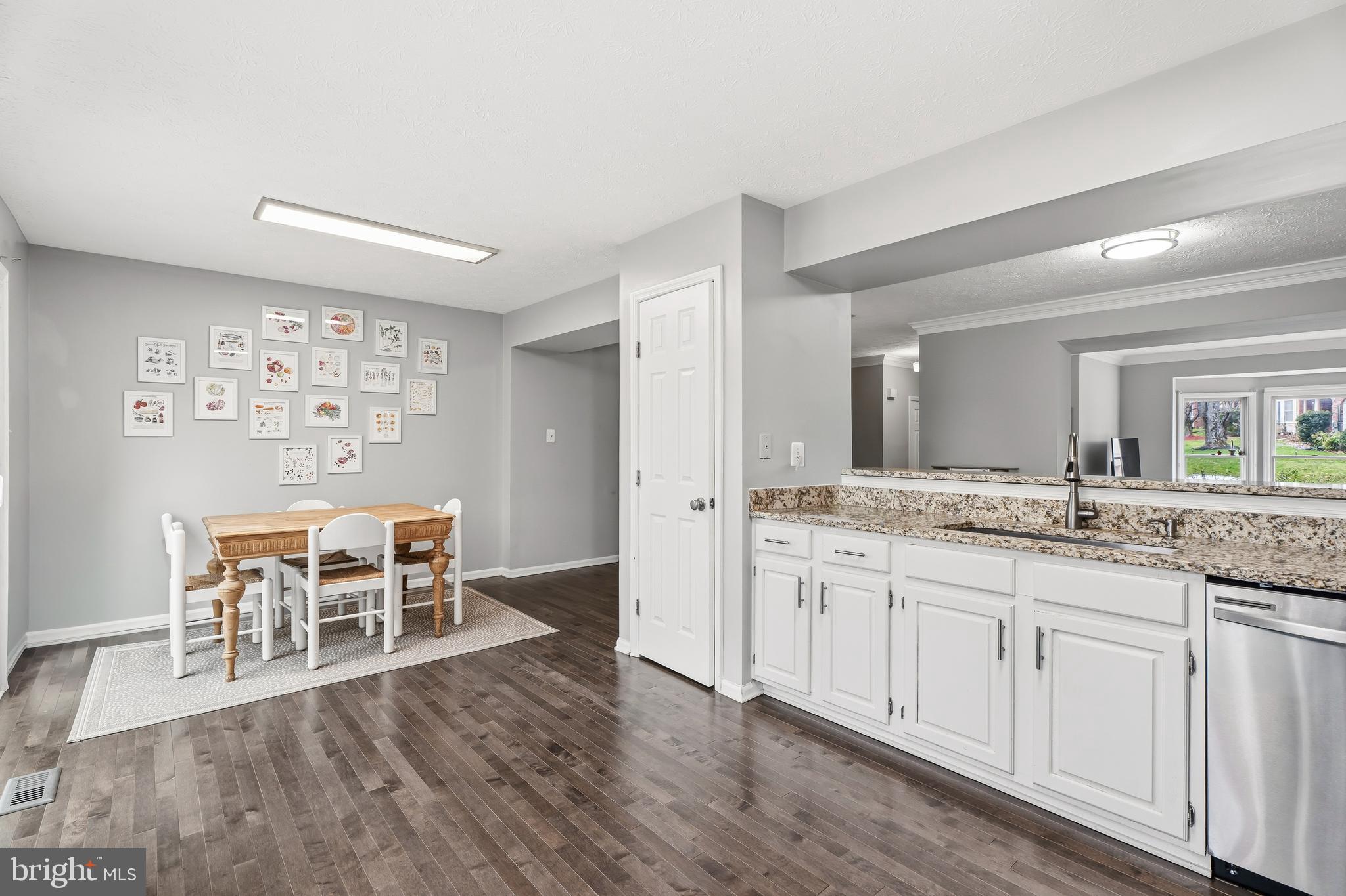 SUMMIT CHASE - Residential