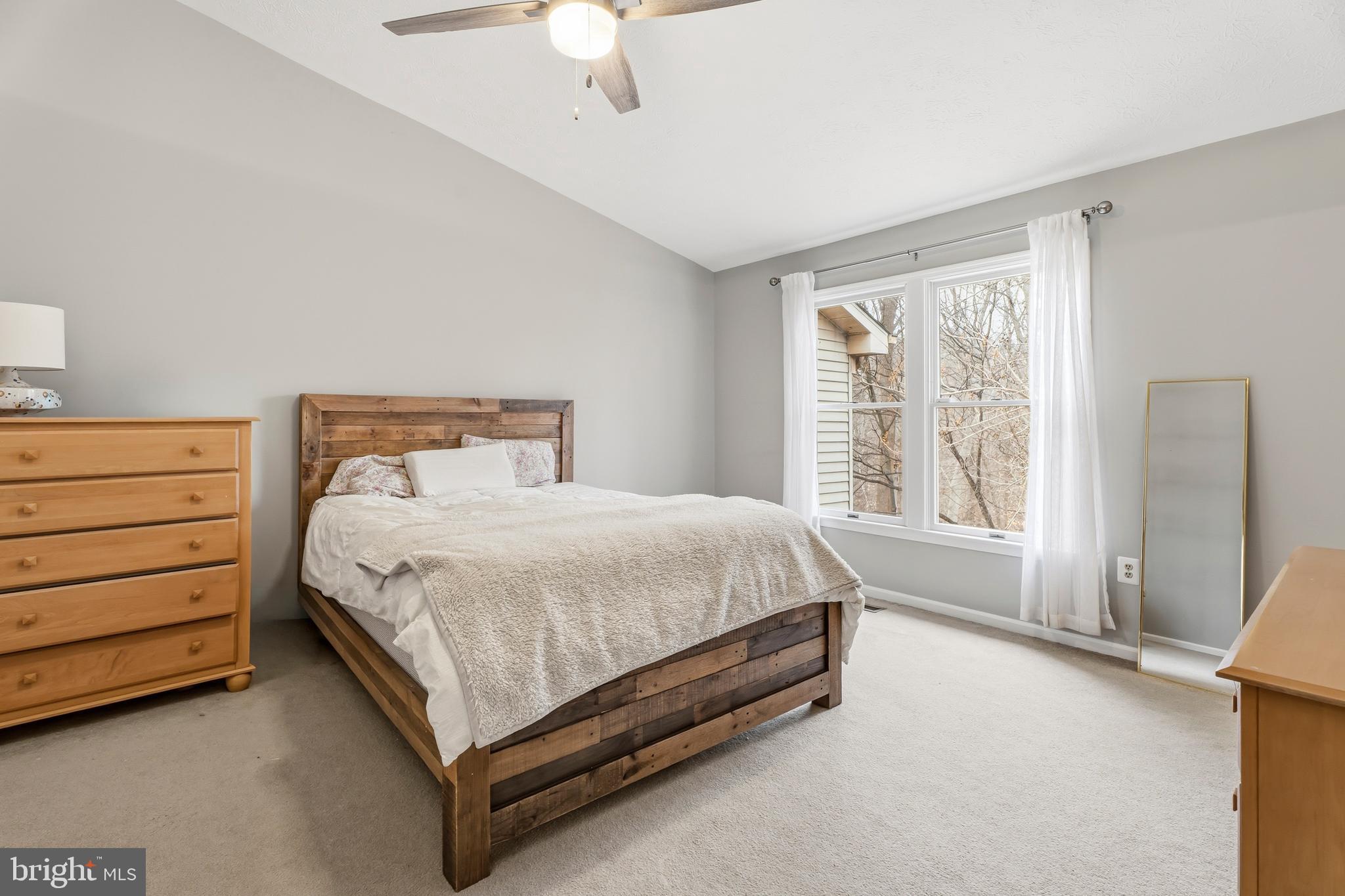 SUMMIT CHASE - Residential