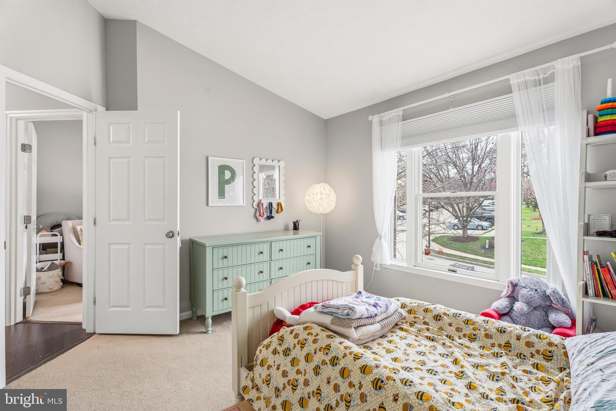 SUMMIT CHASE - Residential