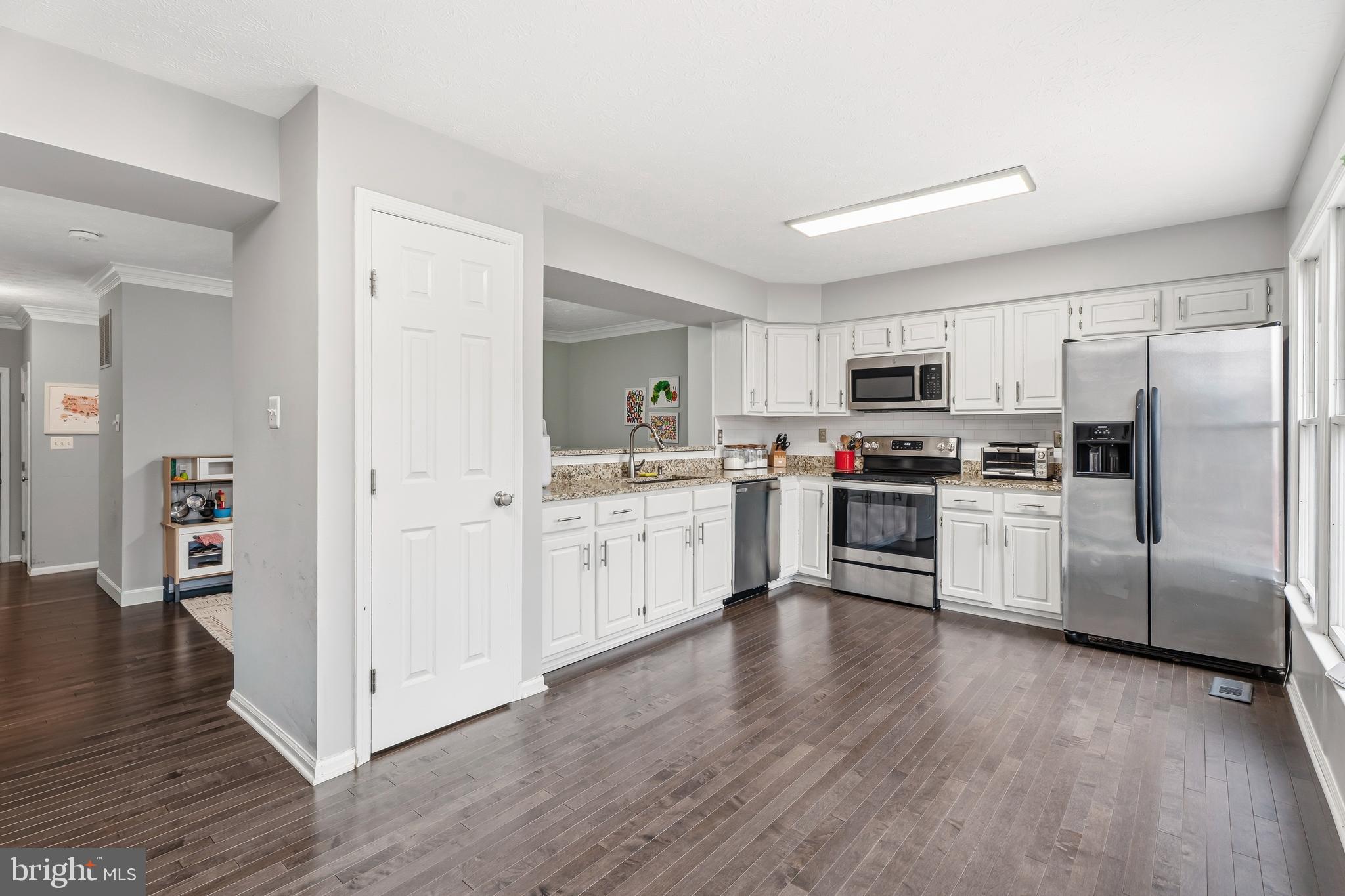 SUMMIT CHASE - Residential