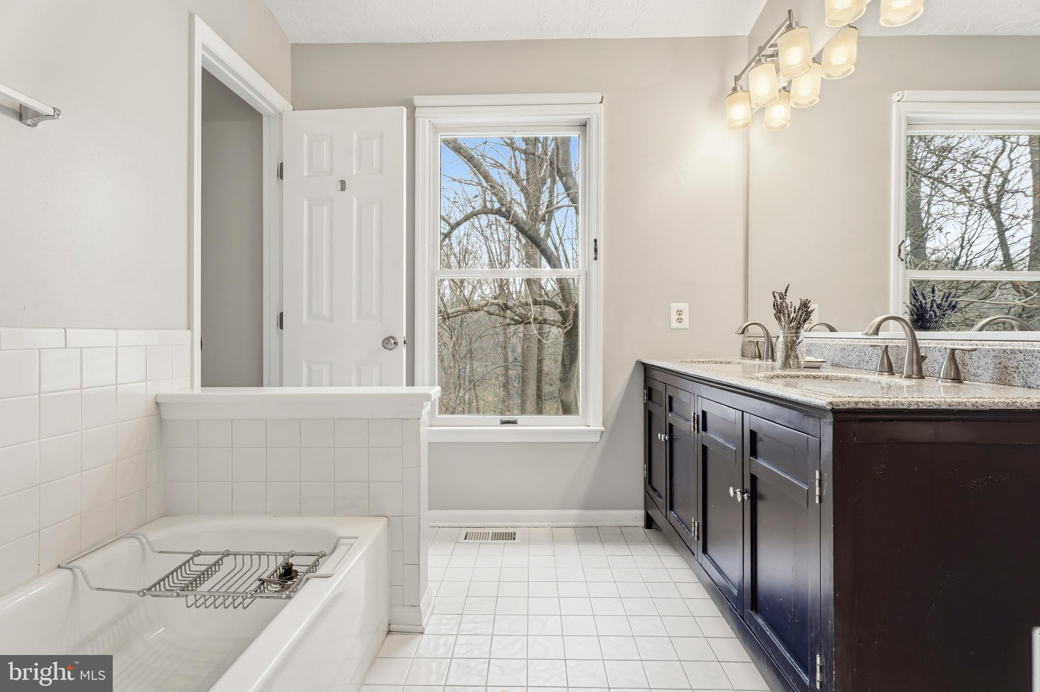 SUMMIT CHASE - Residential